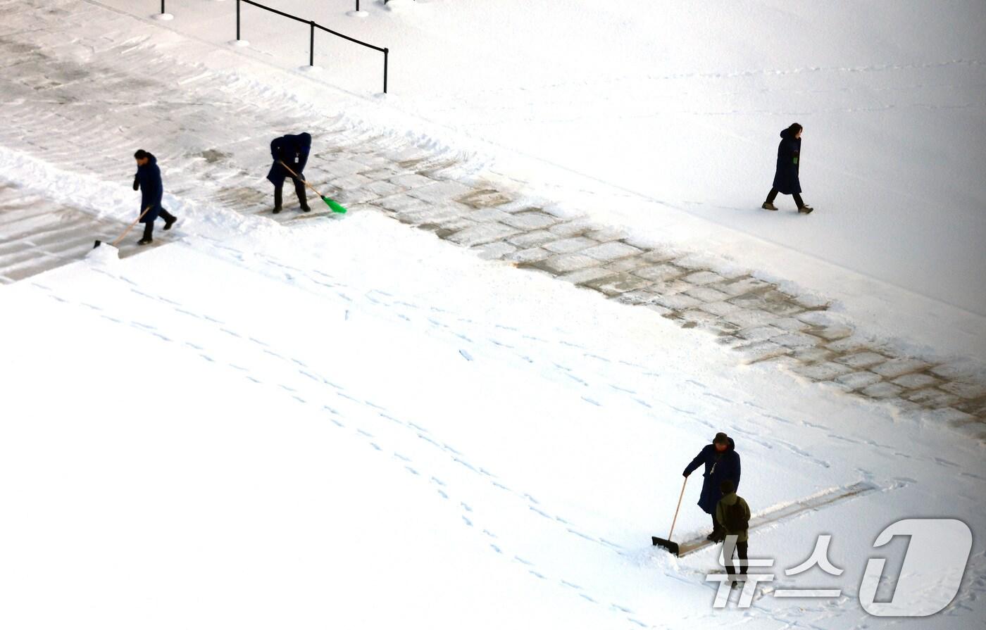 본문 이미지 - 눈 내린 거리.(사진은 기사와 관련 없음)ⓒ News1 DB