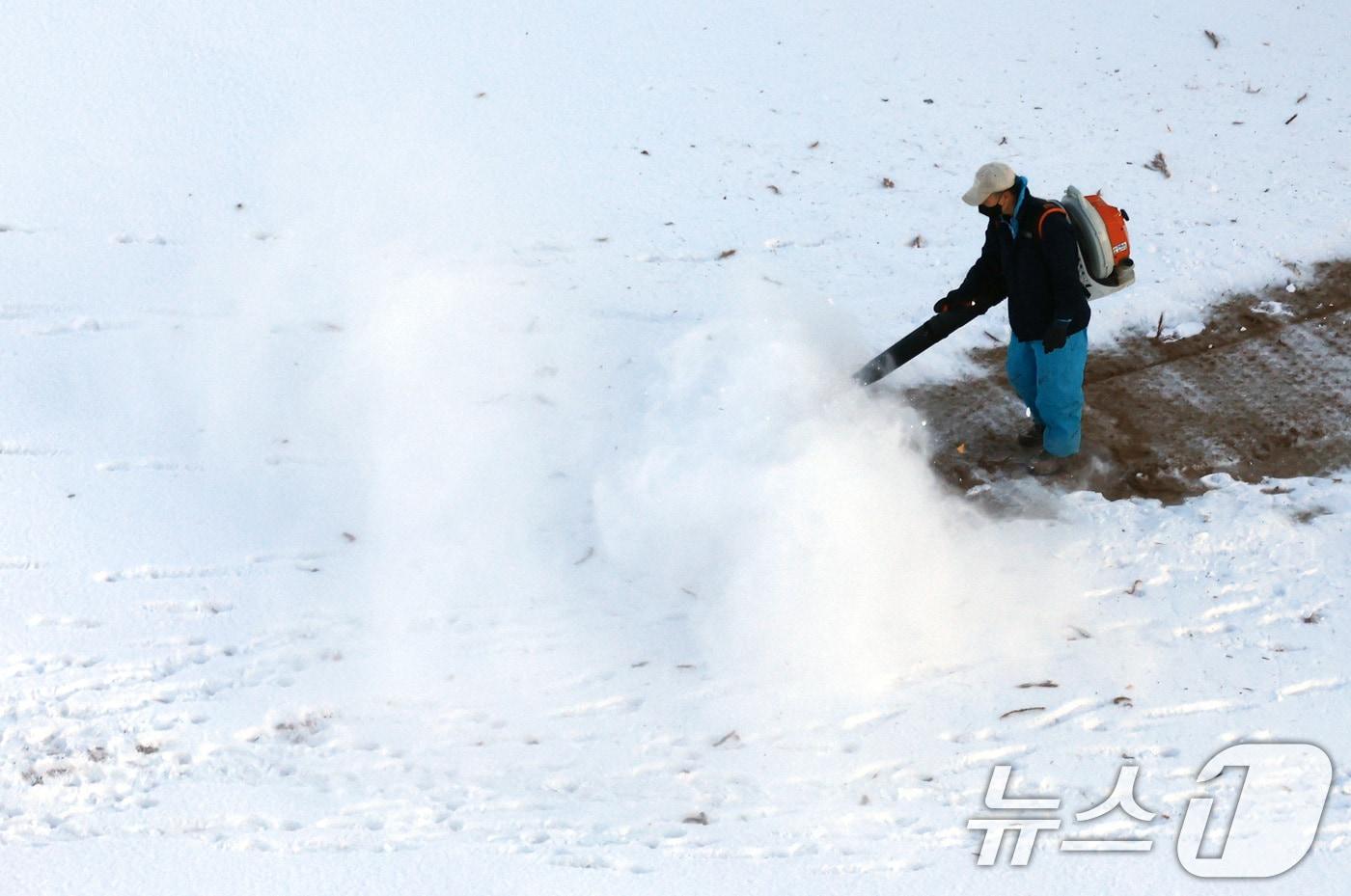 본문 이미지 - 눈 내린 거리.(사진은 기사와 관련 없음)ⓒ News1 DB