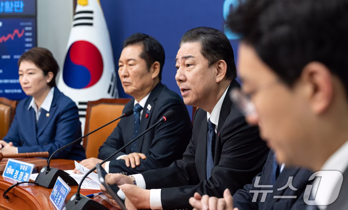 김병기 더불어민주당 원내대표가 서울 여의도 국회에서 열린 최고위원회의에서 모두발언하고 있다. 2025.12.5/뉴스1 ⓒ News1 이승배 기자