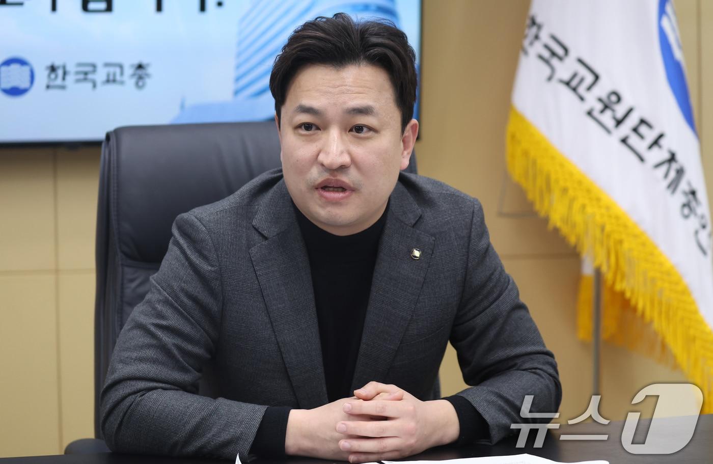 강주호 한국교원단체총연합회장이 4일 서울 서초구 한국교총회관에서 뉴스1과 인터뷰를 하고 있다. ⓒ News1 김명섭 기자