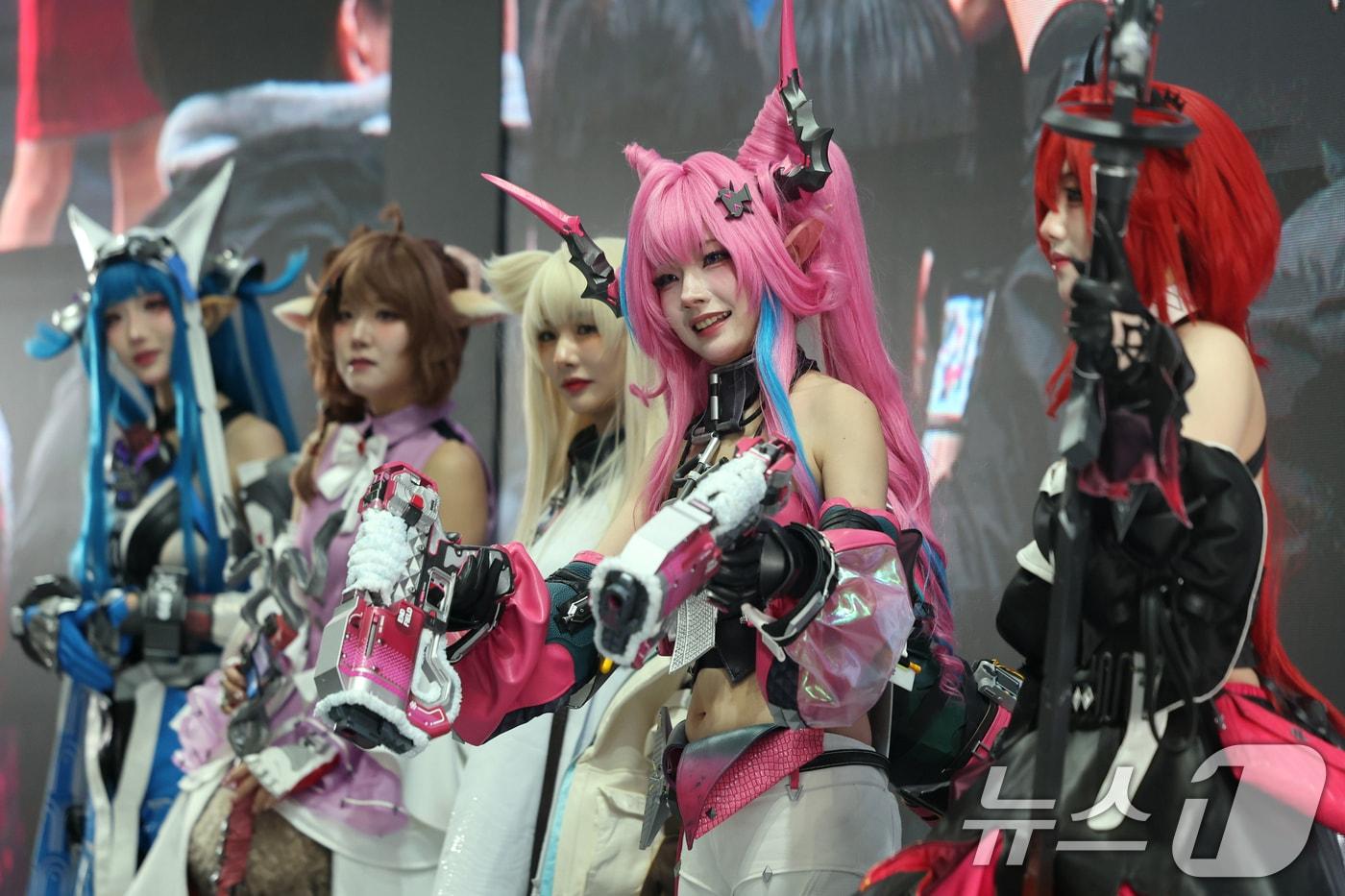 5일 오후 경기도 고양시 일산서구 킨텍스&#40;KINTEX&#41;에서 열린 &#39;애니메이션 X 게임 페스티벌&#40;AGF&#41; 2025&#39;에서 코스프레 이벤트가 진행되고 있다. 2025.12.5/뉴스1 ⓒ News1 황기선 기자