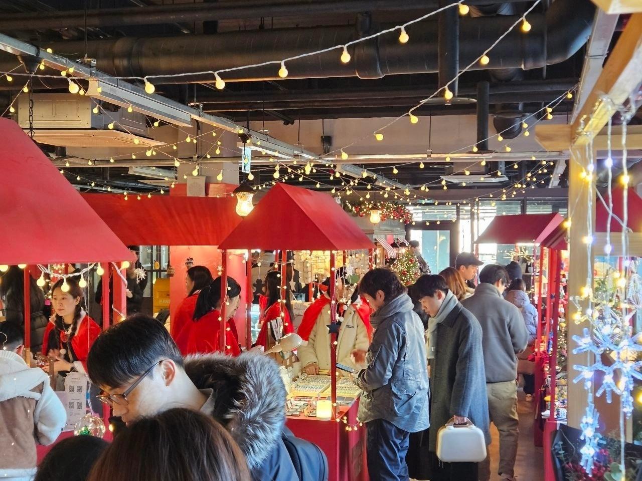본문 이미지 - &#39;크리스마스 마켓&#39;&#40;서울문화재단 제공&#41;