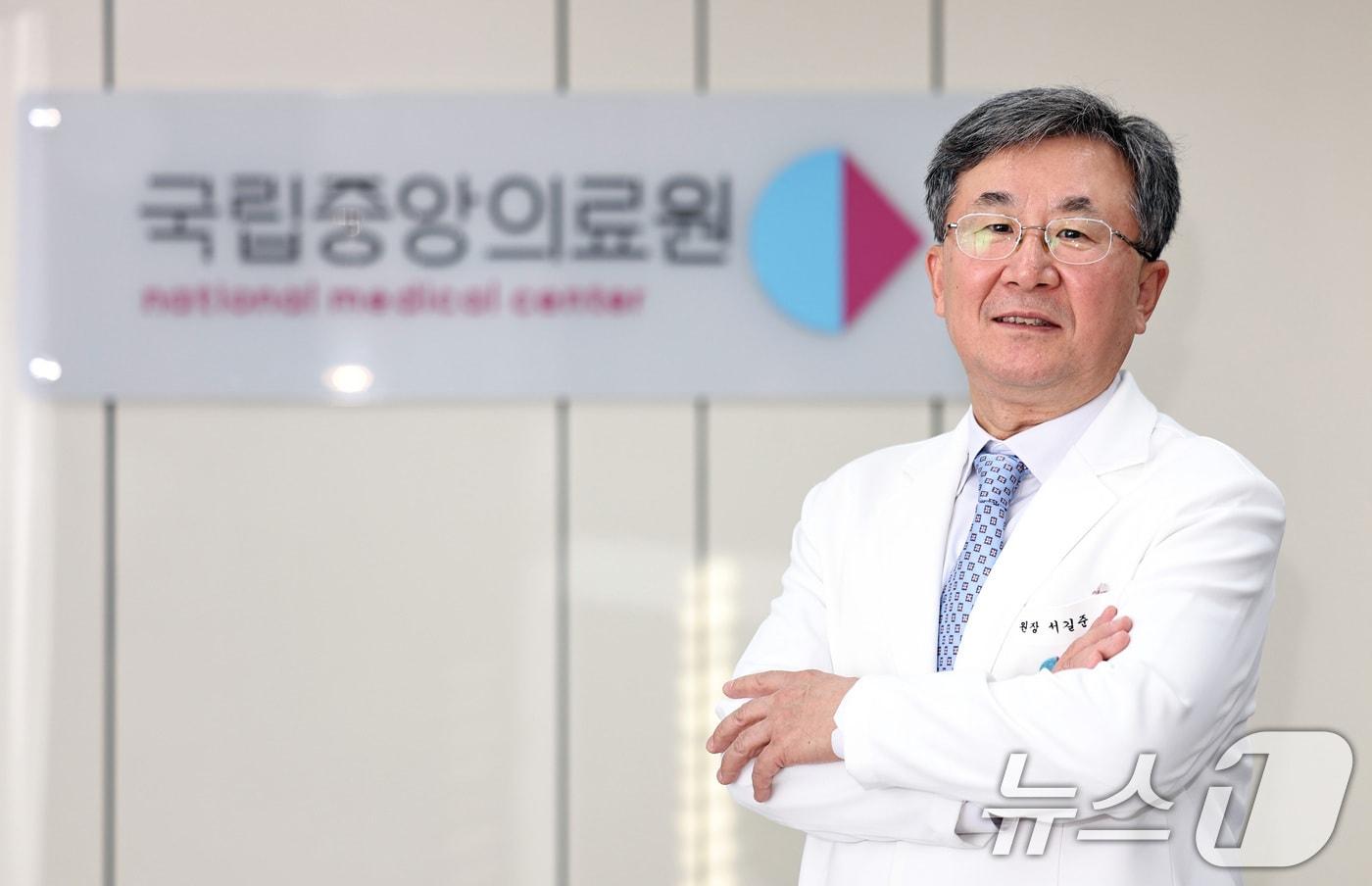 서길준 국립중앙의료원장이 서울 중구 국립중앙의료원에서 뉴스1 카메라 앞에서 포즈를 취하고 있다. 2025.12.5/뉴스1 ⓒ News1 구윤성 기자