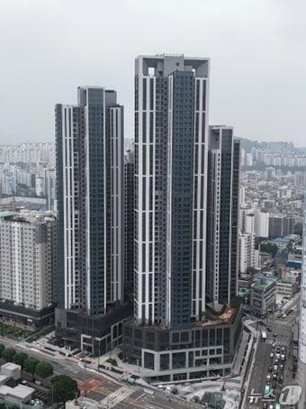 본문 이미지 -  &#39;힐스테이트 소사역&#39; 외관 &#40;현대엔지니어링 제공&#41;