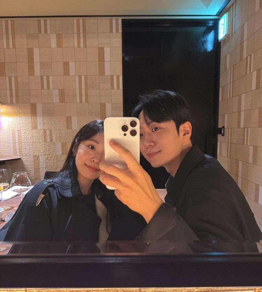 본문 이미지 - 김연아&#40;왼쪽&#41;, 고우림/ 사진=김연아 인스타그램 갈무리