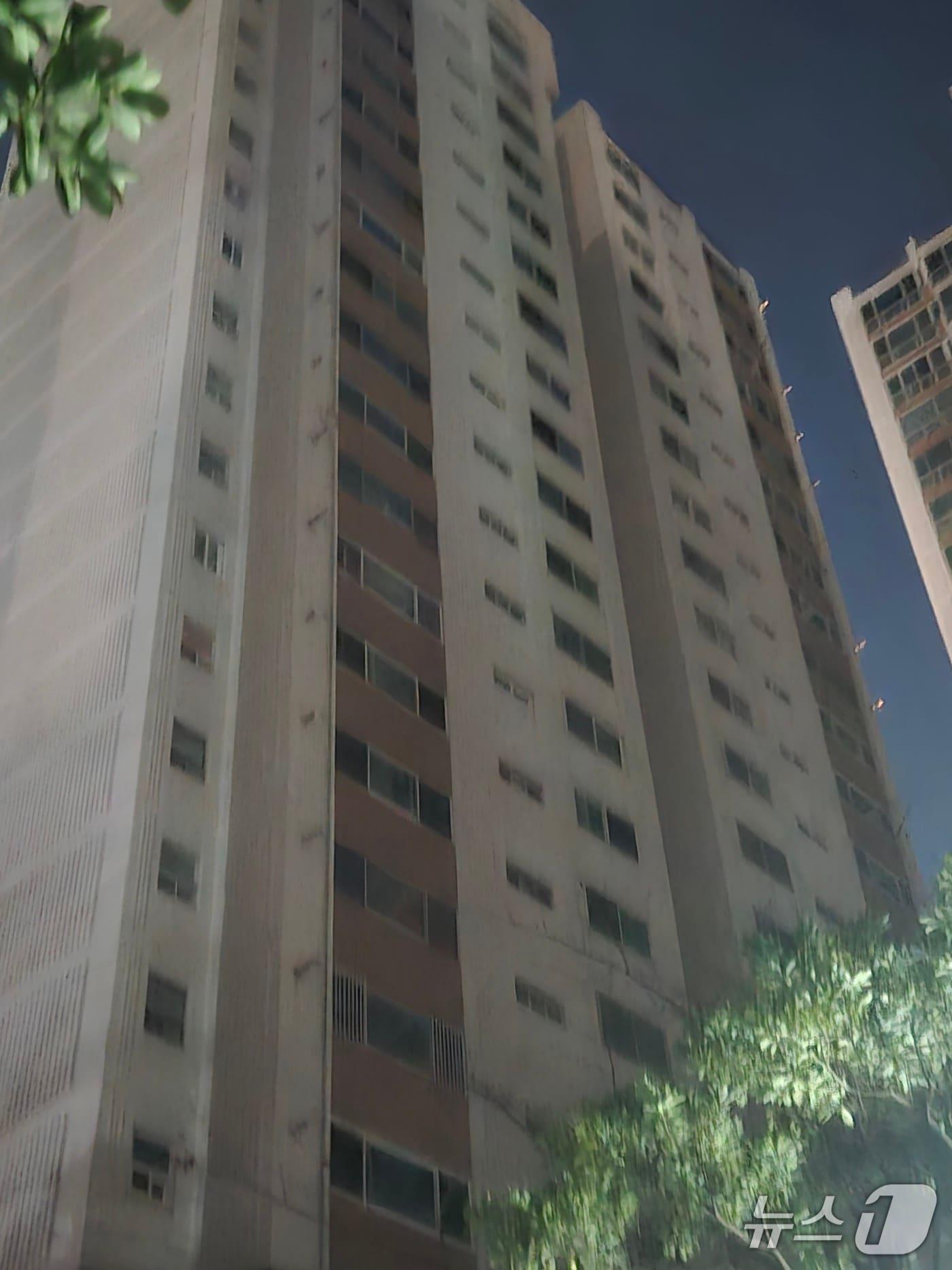 본문 이미지 - 6일 정전이 발생한 부산 금정구 부곡동 아파트.&#40;독자 제공. 재판매 및 DB 금지&#41;