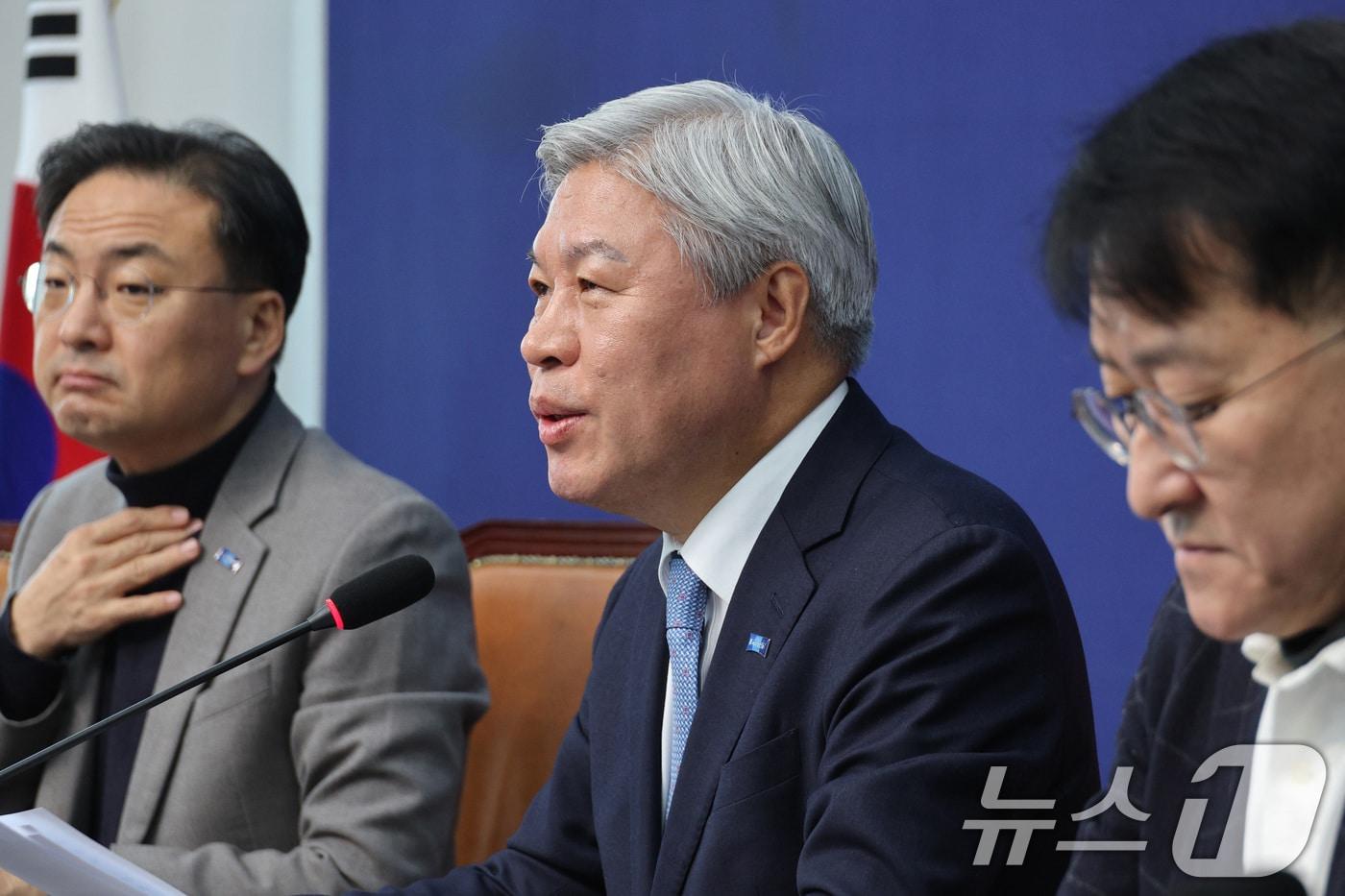 서왕진 조국혁신당 원내대표가 지난 7일 서울 여의도 국회에서 기자간담회를 하고 있다. 2025.12.7/뉴스1 ⓒ News1 신웅수 기자