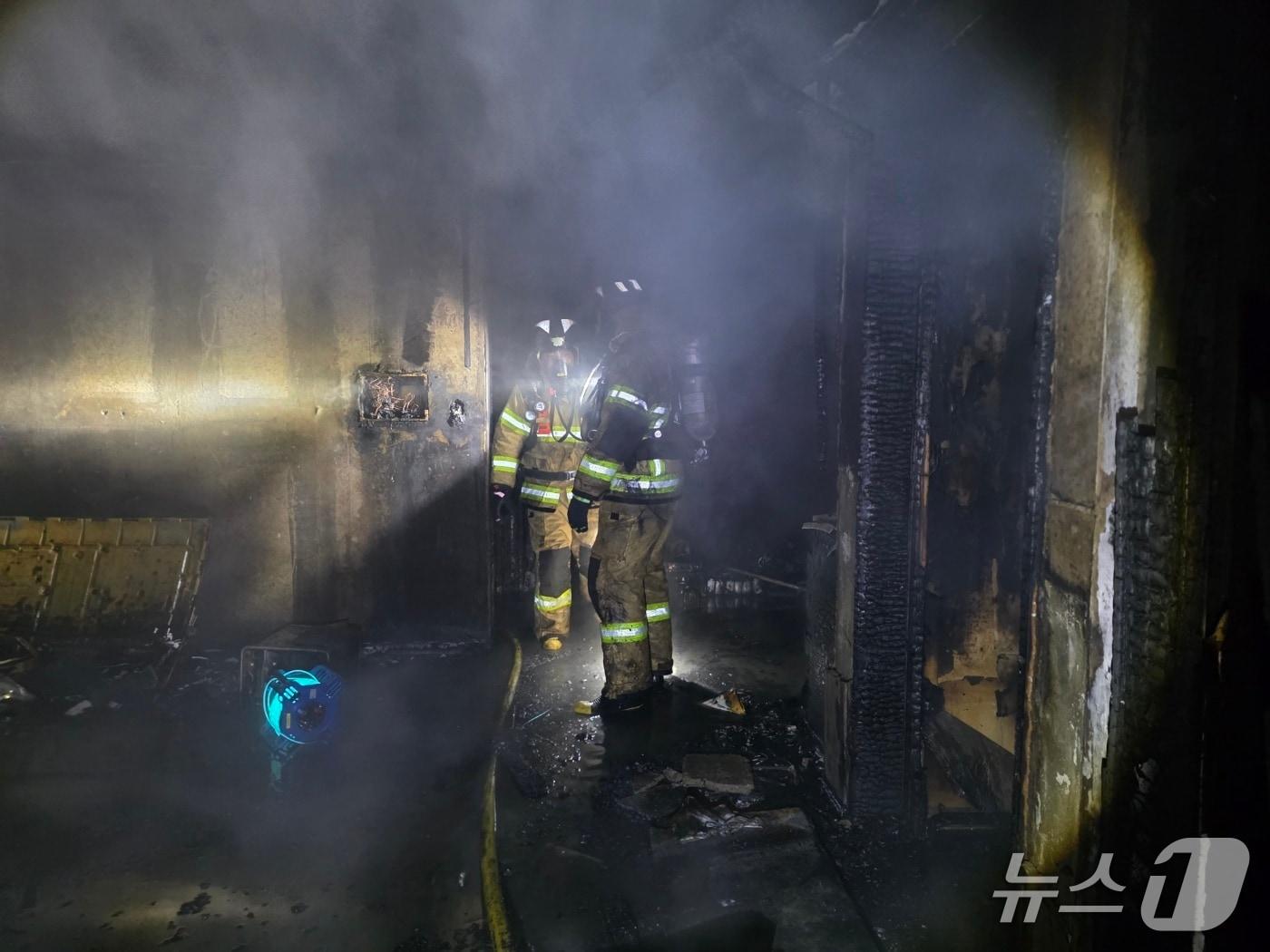 본문 이미지 - 사건현장 모습 &#40;소방 제공. 재판매 및 DB금지&#41;