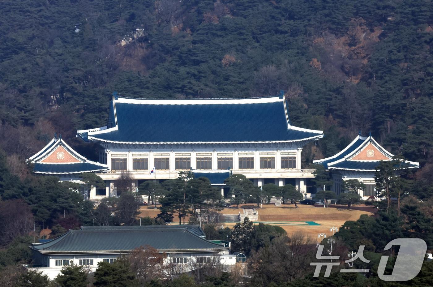 본문 이미지 - 서울 종로구 정부서울청사에서 바라본 청와대 모습. 2025.12.7 ⓒ 뉴스1 임세영 기자