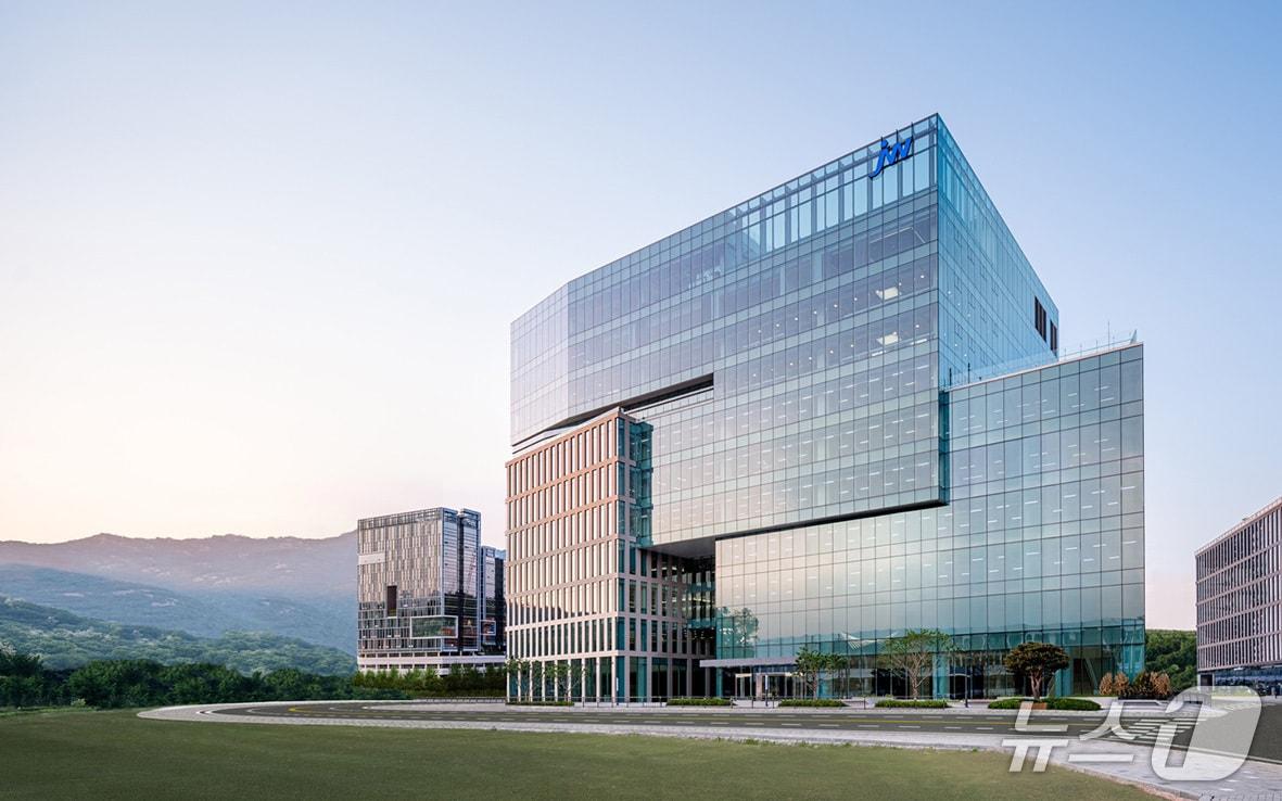 본문 이미지 - JW중외제약 사옥 전경 /제공 = JW중외제약