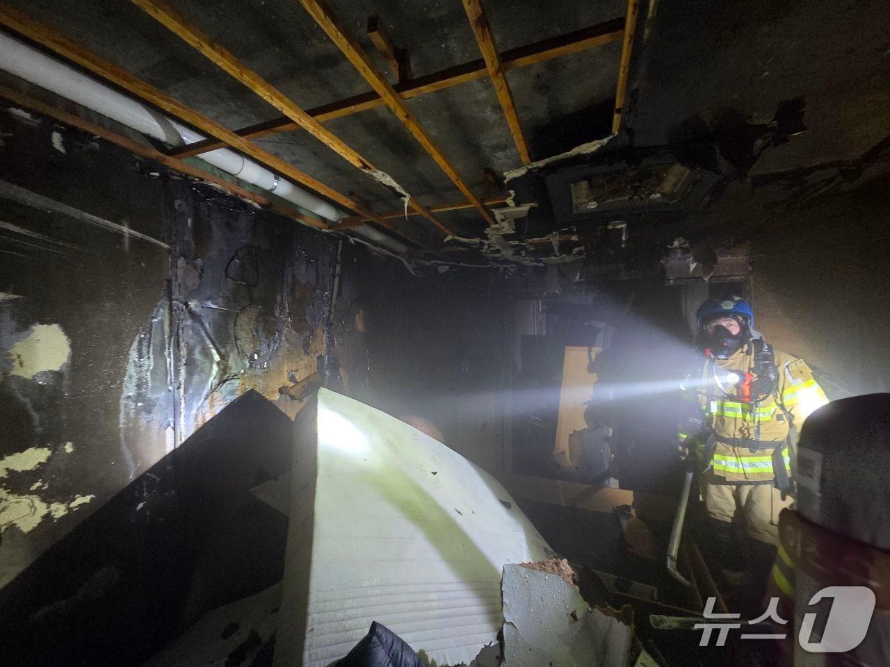 본문 이미지 - 화재 현장. &#40;경기도소방재난본부 제공. 재판매 및 DB 금지&#41; 2025.12.8/뉴스1