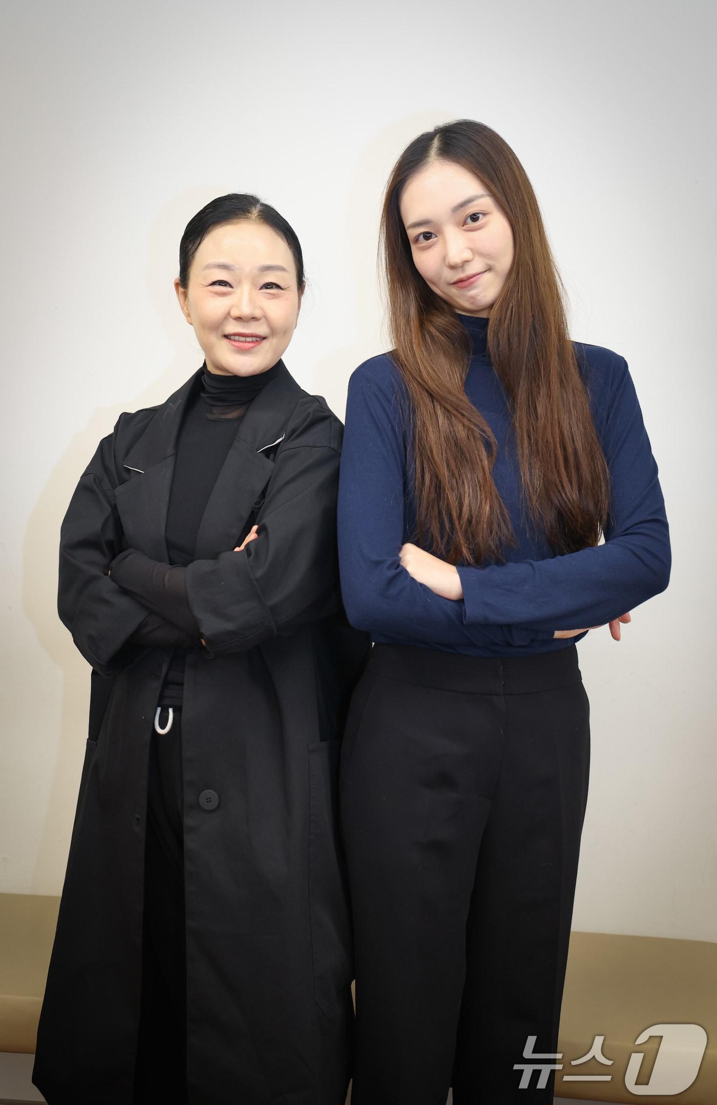 본문 이미지 - 서울시무용단 박수진(왼쪽), 박희주 단원. /뉴스1ⓒ News1 안은나 기자