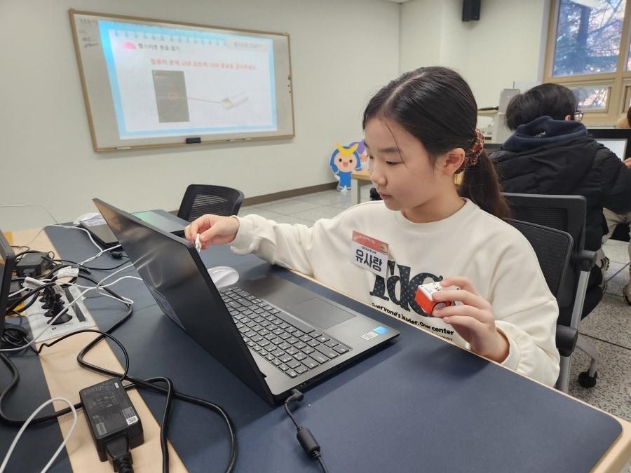 본문 이미지 - 웹젠은 이달 6일 야탑유스센터에서 하반기 &#39;렛츠 플레이 코딩!&#39; 행사를 진행했다.&#40;웹젠 제공. 재판매 및 DB금지&#41;2025.12.8/뉴스1