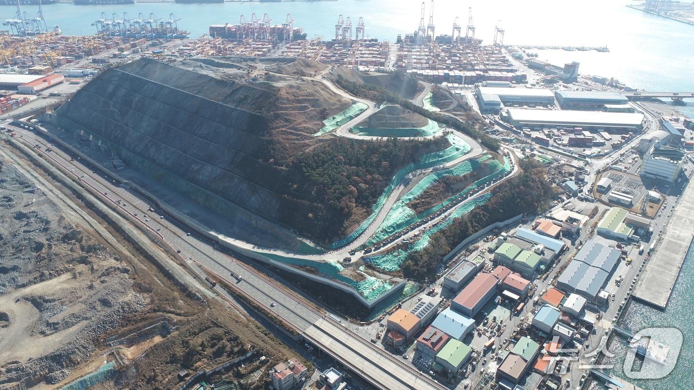 부산 신항 북컨테이너 2단계 항만배후단지 조성공사 현장 전경 &#40;부산항만공사 제공. 재판매 및 DB금지&#41;