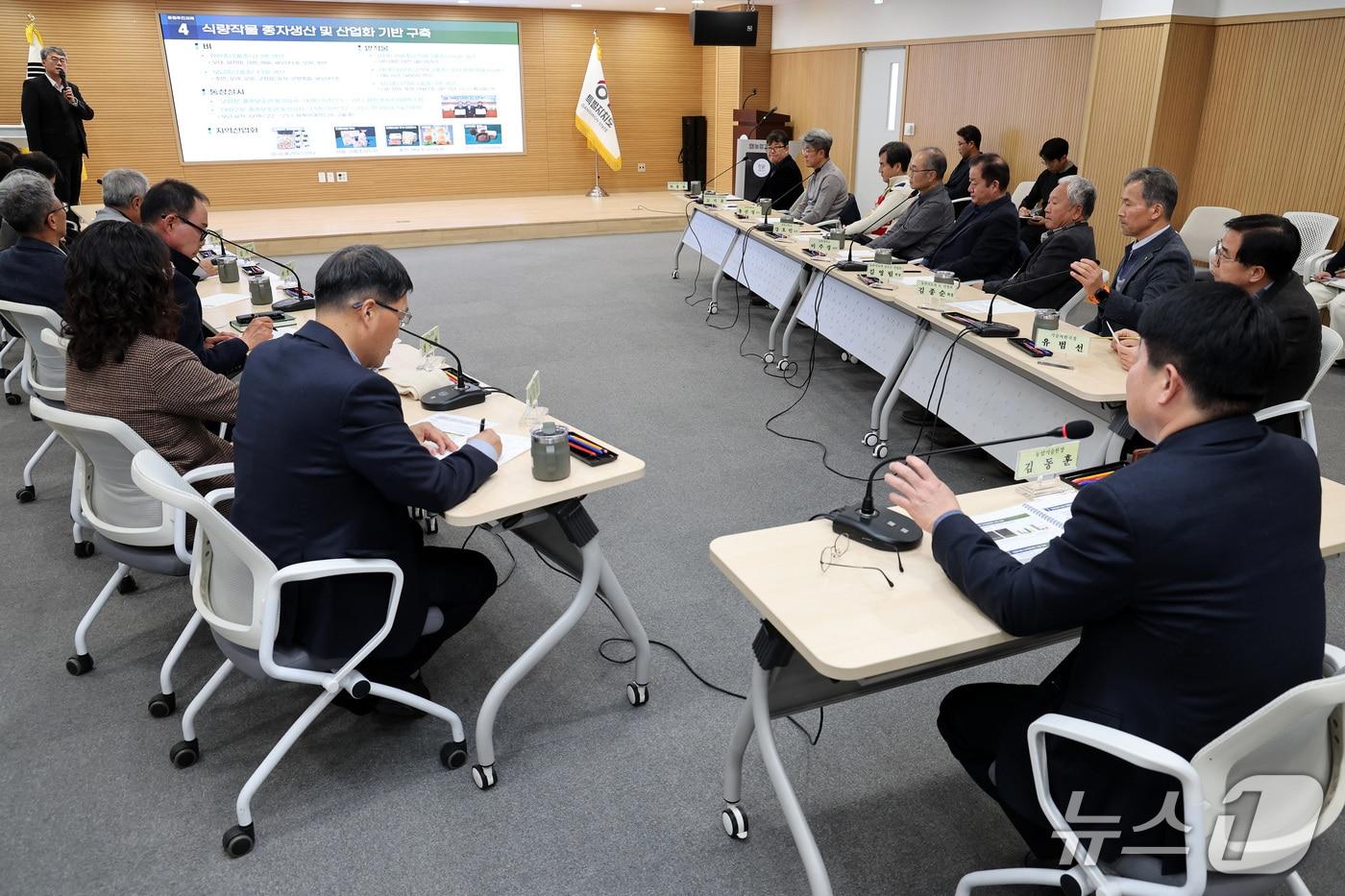 강원특별자치도농업기술원, 2025년 시험연구사업 종합평가회 개최.&#40;도농업기술원 제공, 재판매 및 DB금지&#41;