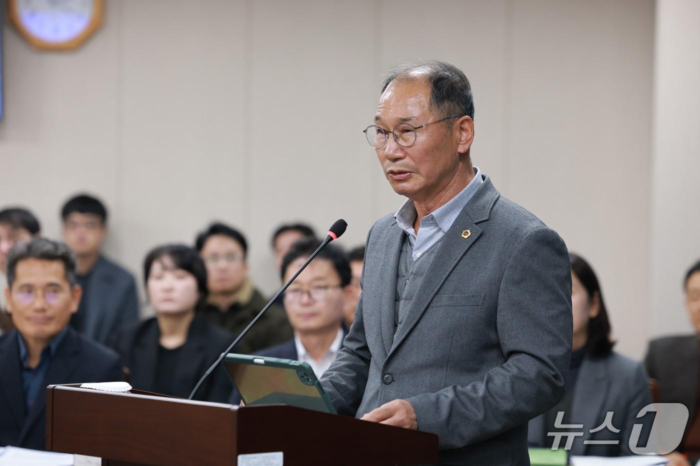 전남도의회 이규현 의원이 조례안에 대한 제안설명을 하고 있다.&#40;전남도의회 제공, 재판매 및 DB금지&#41;/뉴스1