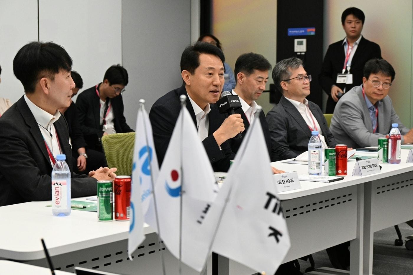 오세훈 서울시장이 지난 8일&#40;현지시간&#41; 쿠알라룸푸르에서 열린 서울경제진흥원-틱톡 아시아 간 업무협약식에 참석해 축사하고 있다.&#40;서울시 제공&#41;뉴스1 ⓒ News1 