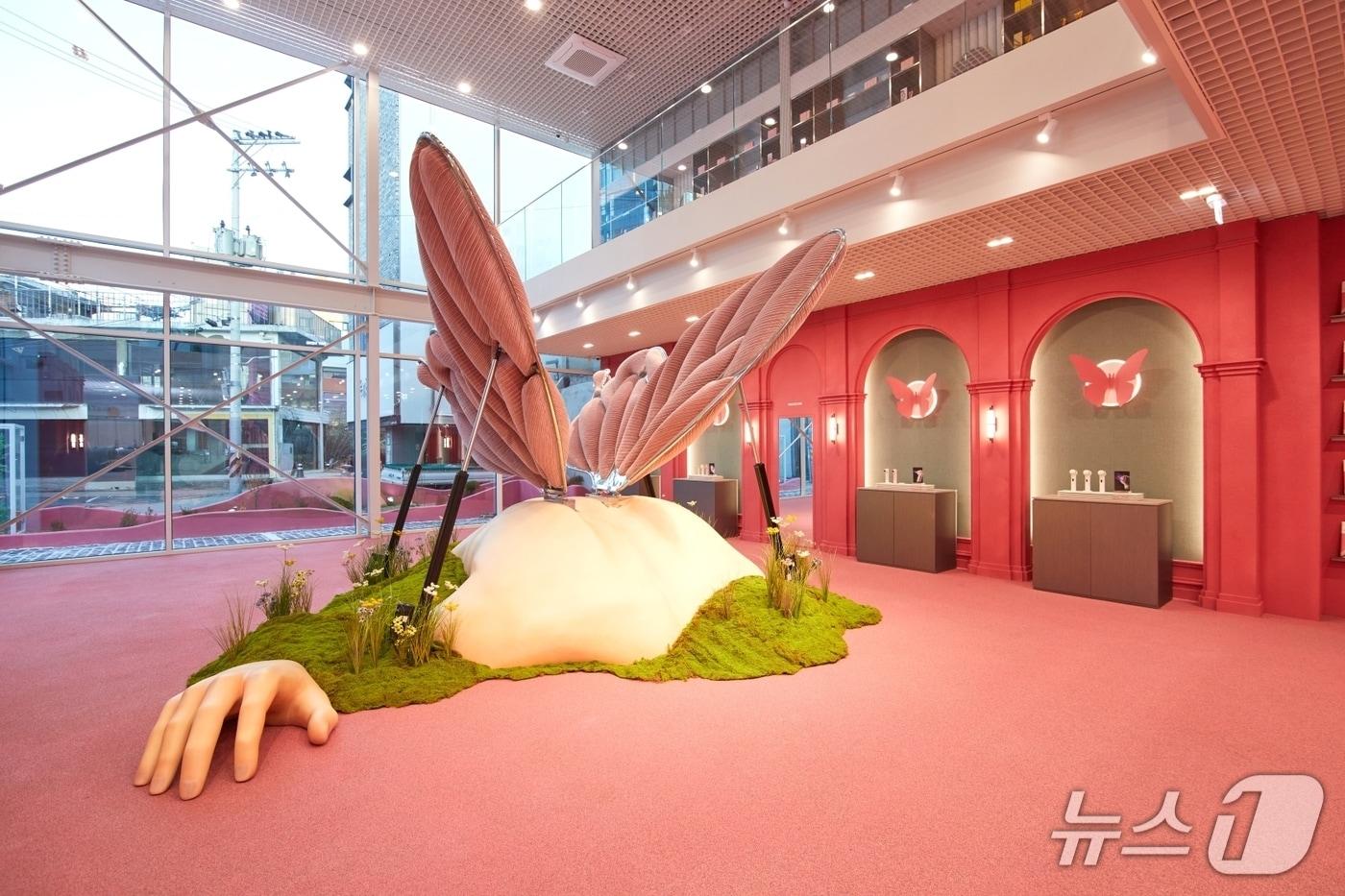 에이피알의 성수동 플래그십스토어 &#39;메디큐브 성수&#39; 1층 &#40;에이피알 제공&#41;