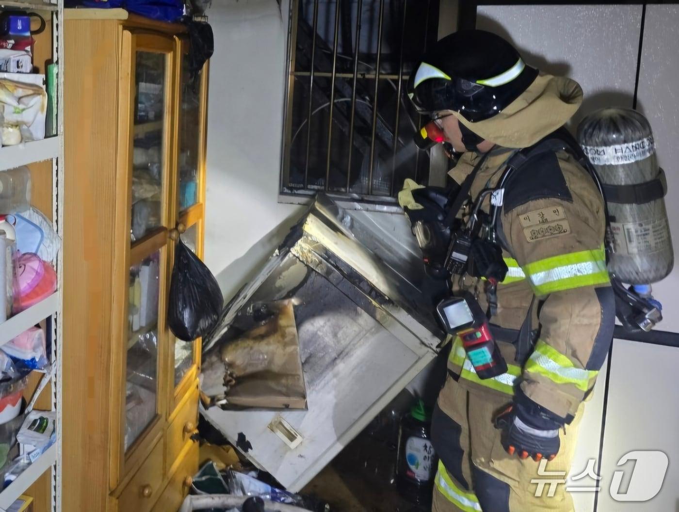 본문 이미지 - 화재현장&#40;경기 부천소방서 제공/뉴스1&#41;