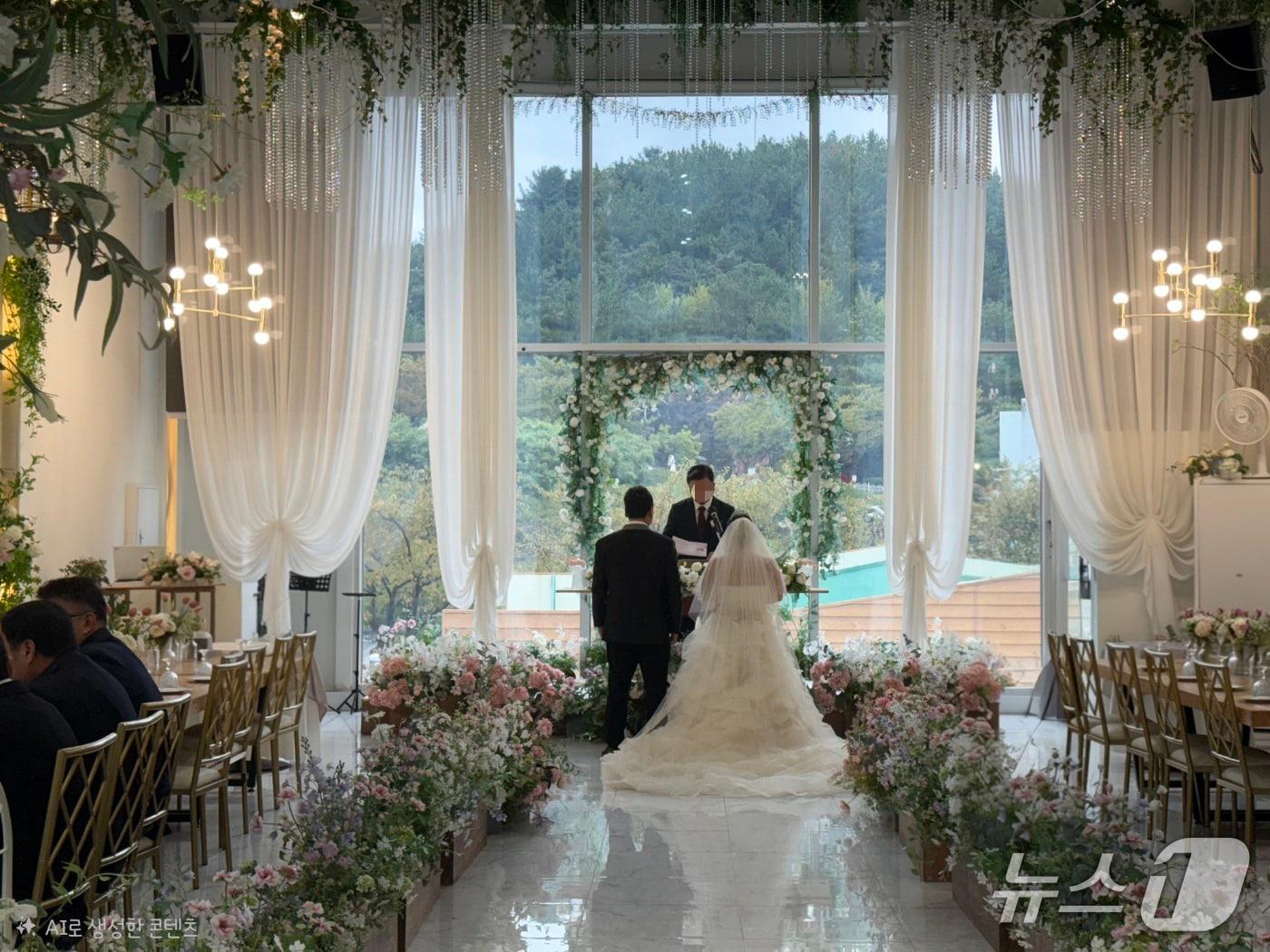 본문 이미지 - 경북 포항시가 저출생 문제 해결과 합리적인 결혼문화를 확산을 위해 '작은 결혼식' 지원 대상자를 추가로 모집한다. (포항시 제공, 재판매 및, DB금지) 202512.9/뉴스1 