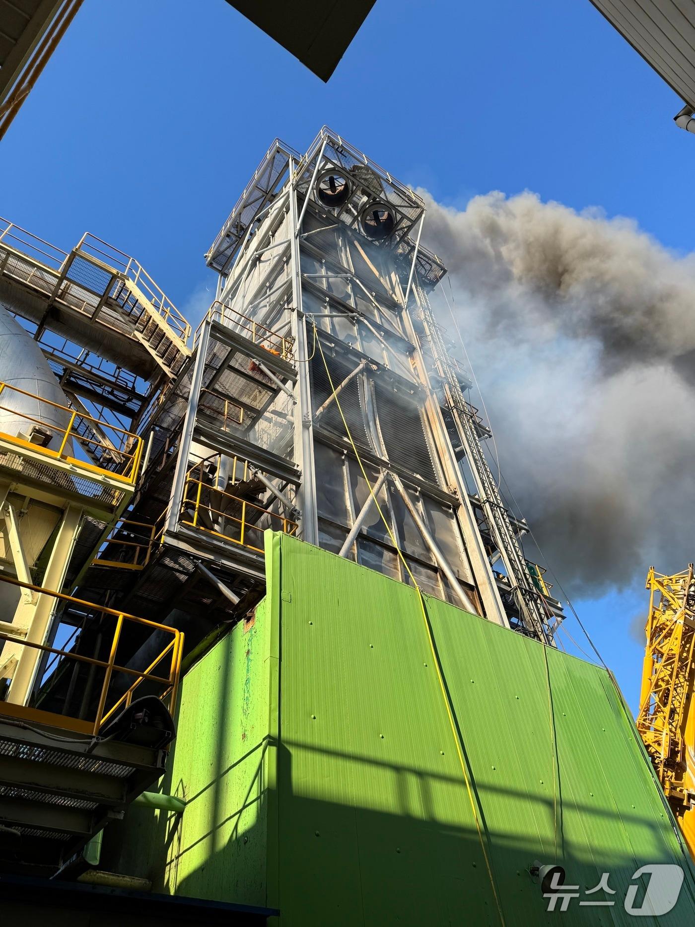 본문 이미지 - 화재현장&#40;인천소방본부 제공/뉴스1&#41;