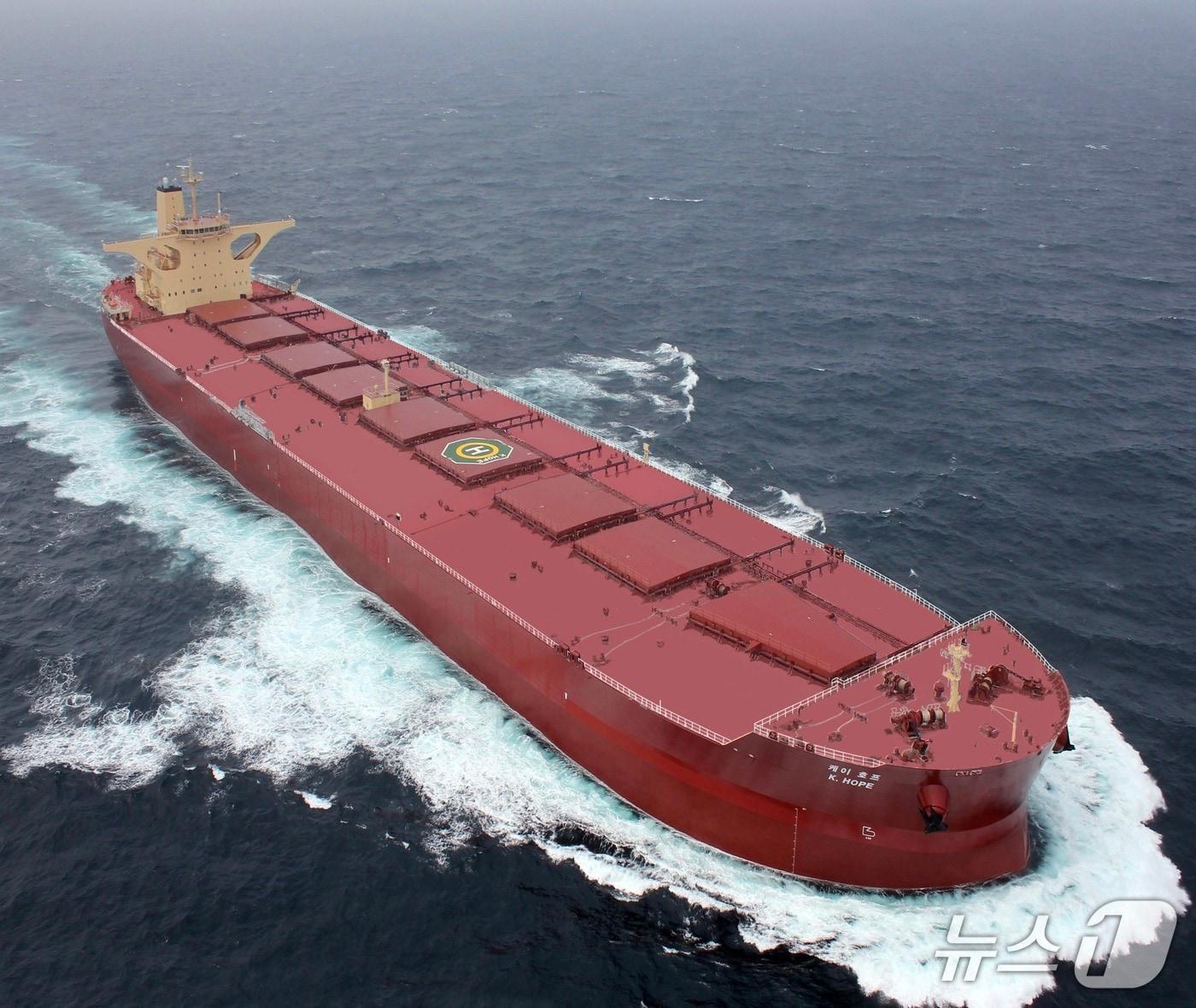 본문 이미지 - SK해운이 운용하는 초대형 철광석 운반선 케이호프호 &#40;SK해운 제공. 재판매 및 DB금지&#41;