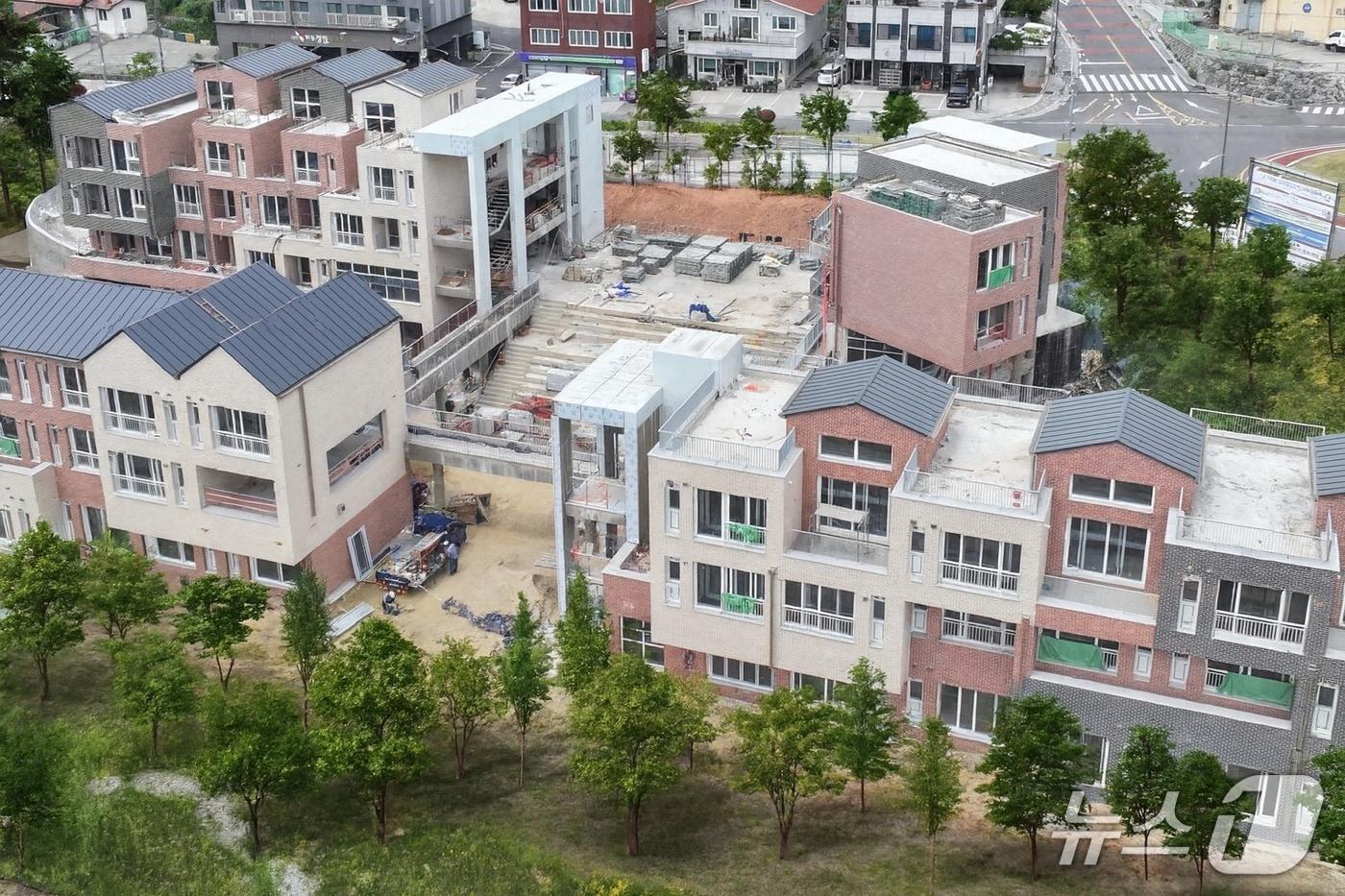 청년타운 건립 현장.&#40;하동군 제공. 재판매 및 DB금지&#41;