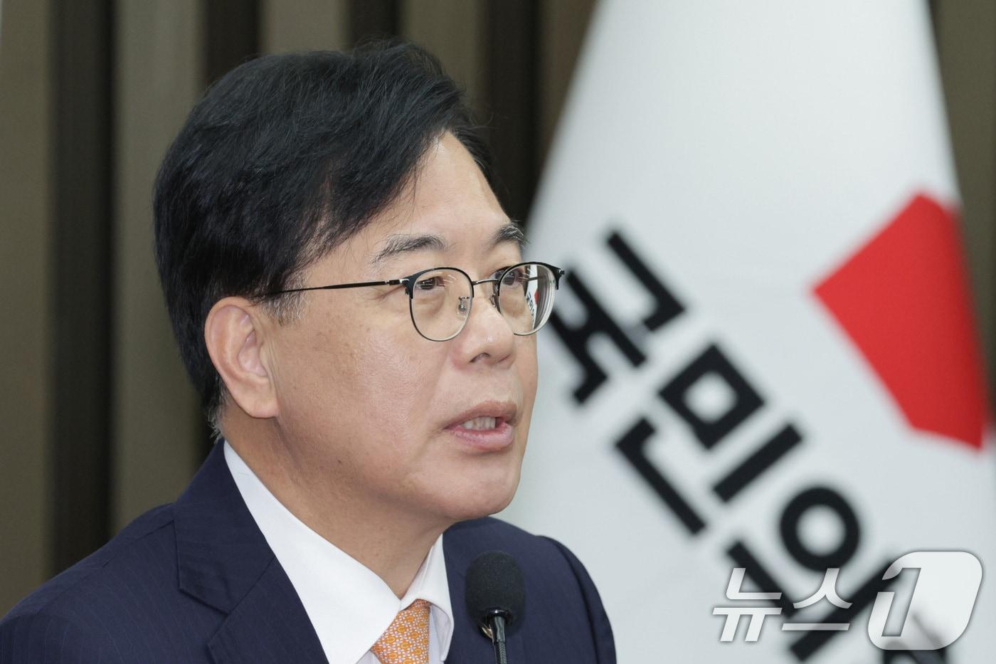 송언석 국민의힘 원내대표가 9일 서울 여의도 국회에서 열린 의원총회에서 발언하고 있다. 2025.12.9/뉴스1 ⓒ News1 신웅수 기자