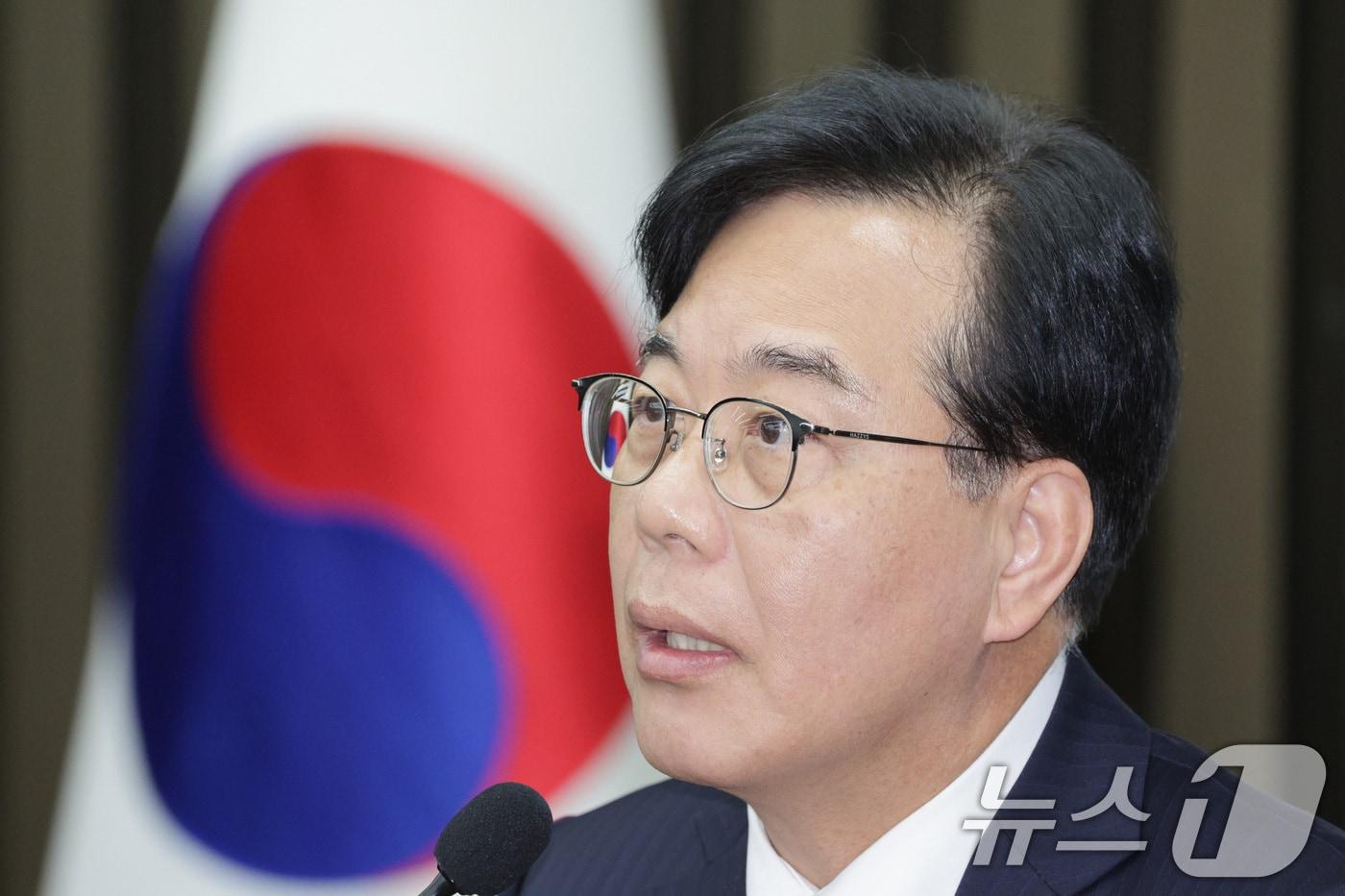 송언석 국민의힘 원내대표가 9일 서울 여의도 국회에서 열린 의원총회에서 발언하고 있다. 2025.12.9/뉴스1 ⓒ News1 신웅수 기자