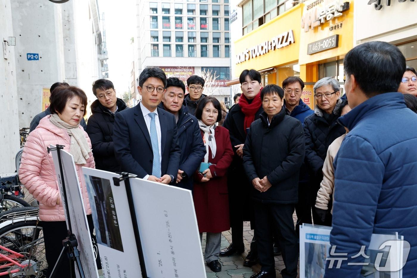 성수역 3-1번 증설 예정 현장 점검. &#40;서울교통공사 제공&#41;