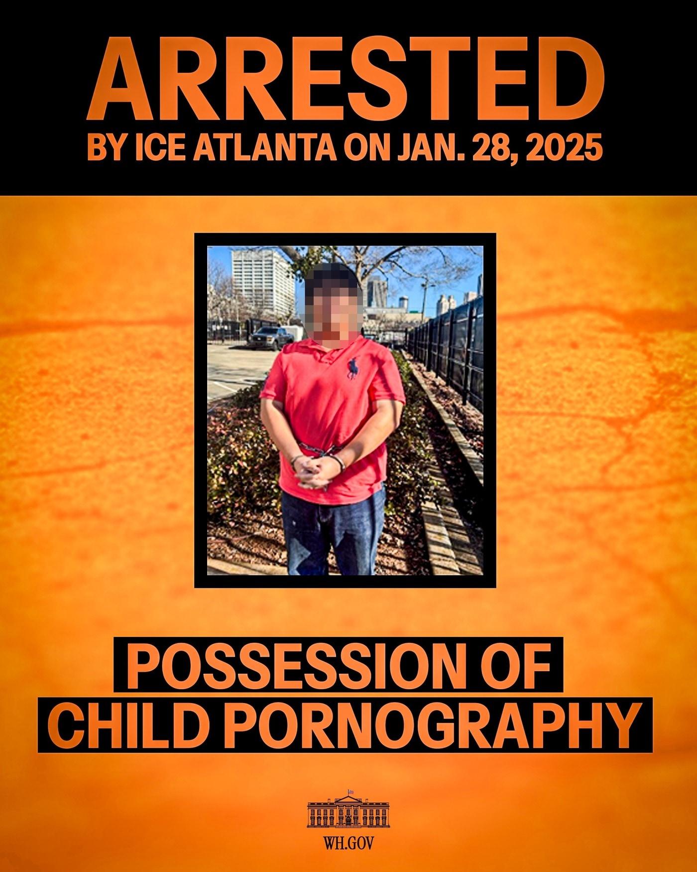 본문 이미지 - 30일(현지시간) 미국 백악관이 불법 이민자 단속 과정에서 한국인 남성 A씨를 체포했다고 밝혔다. 백악관은 A씨가 아동 포르노 소지 혐의로 징역 5년과 보호관찰 20년을 선고받은 전력이 있다고 설명했다. 2025.01.30/ (백악관 X 갈무리)