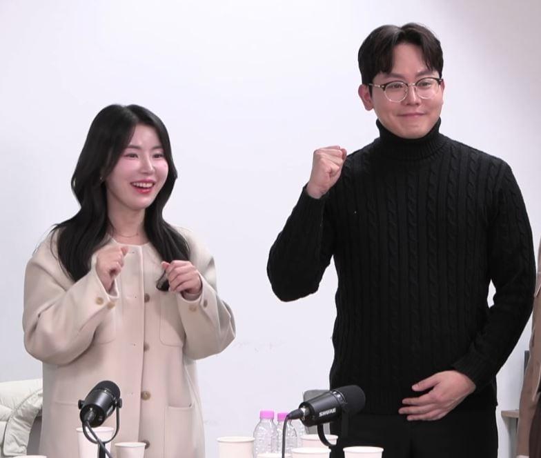 본문 이미지 - '나솔사계' 10기 영숙과 미스터박. (유튜브 '촌장 엔터테인먼트 TV')