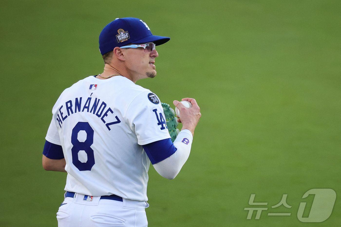 유틸리티 자원 엔리케 에르난데스가 LA 다저스와 계약에 합의했다. ⓒ AFP=뉴스1
