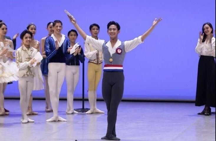 본문 이미지 - 발레리노 박윤재.(로잔발레콩쿠르(prixdelausanne) 공식 인스타그램 캡처)