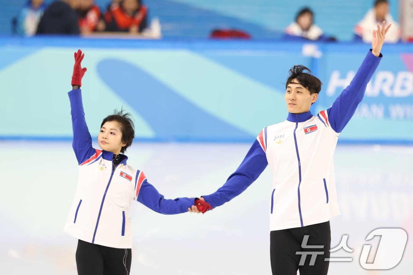 하얼빈 동계아시안게임에 출전하는 북한 피겨 페어 렴대옥, 한금철이 10일&#40;현지시간&#41; 중국 헤이룽장성 하얼빈 빙상훈련센터 다목적홀에서 훈련하고 있다. 북한은 이번 하얼빈 동계아시안게임에 피겨 페어 렴대옥·한금철, 남자 싱글에 로영명 3명의 선수를 출전 시킨다. 2025.2.10/뉴스1 ⓒ News1 이승배 기자