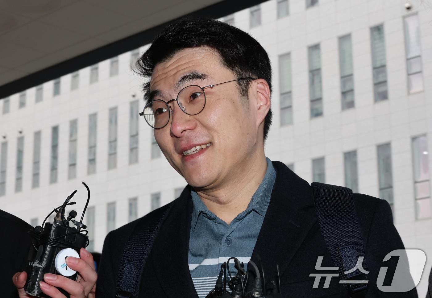 국회의원 시절 99억 원에 달하는 가상자산 보유 사실을 숨기려 허위로 재산을 신고한 혐의로 법정에 선 김남국 대통령비서실 국민디지털소통비서관은 1·2심에서 모두 무죄를 선고 받았다. 2025.2.10/뉴스1 ⓒ News1 박세연 기자