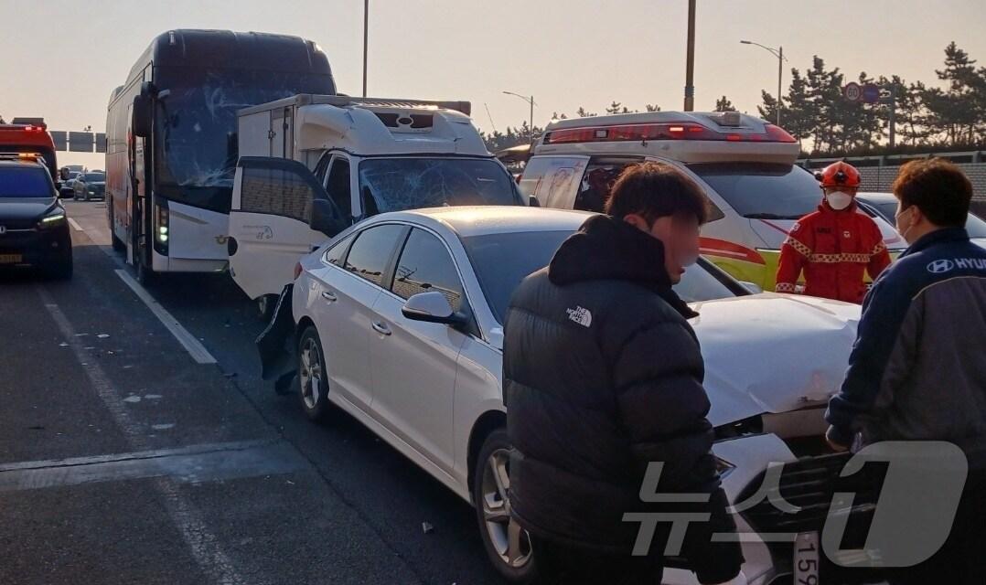 본문 이미지 - 사고현장(인천소방본부 제공)/뉴스1