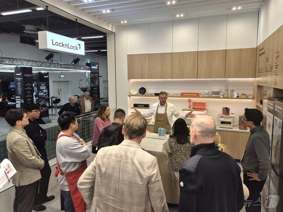 본문 이미지 - 락앤락 2025 암비엔테(Ambiente) 부스 사진 (락앤락 제공)