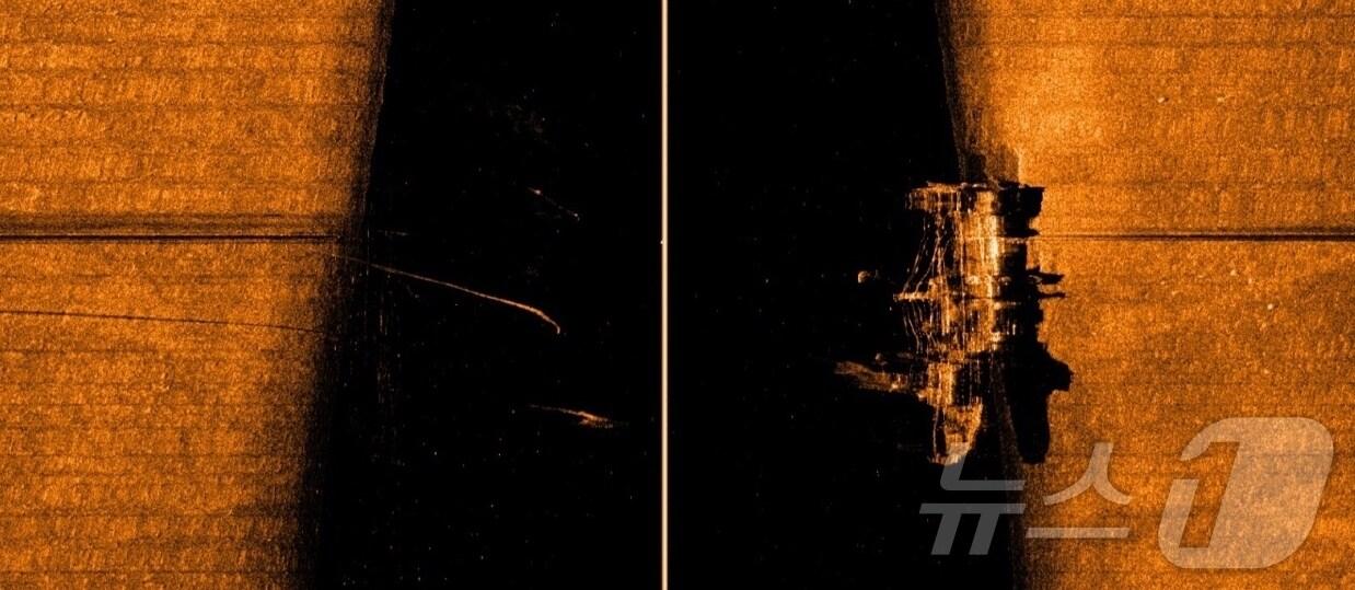 본문 이미지 - 여수해경이 12일 사이드 스캔 소나 장비를 통해 확인한 서경호의 모습. 서경호는 82m 깊이 해저 지점에 직립해 있다.(사진=여수해경 제공) 2025.2.12