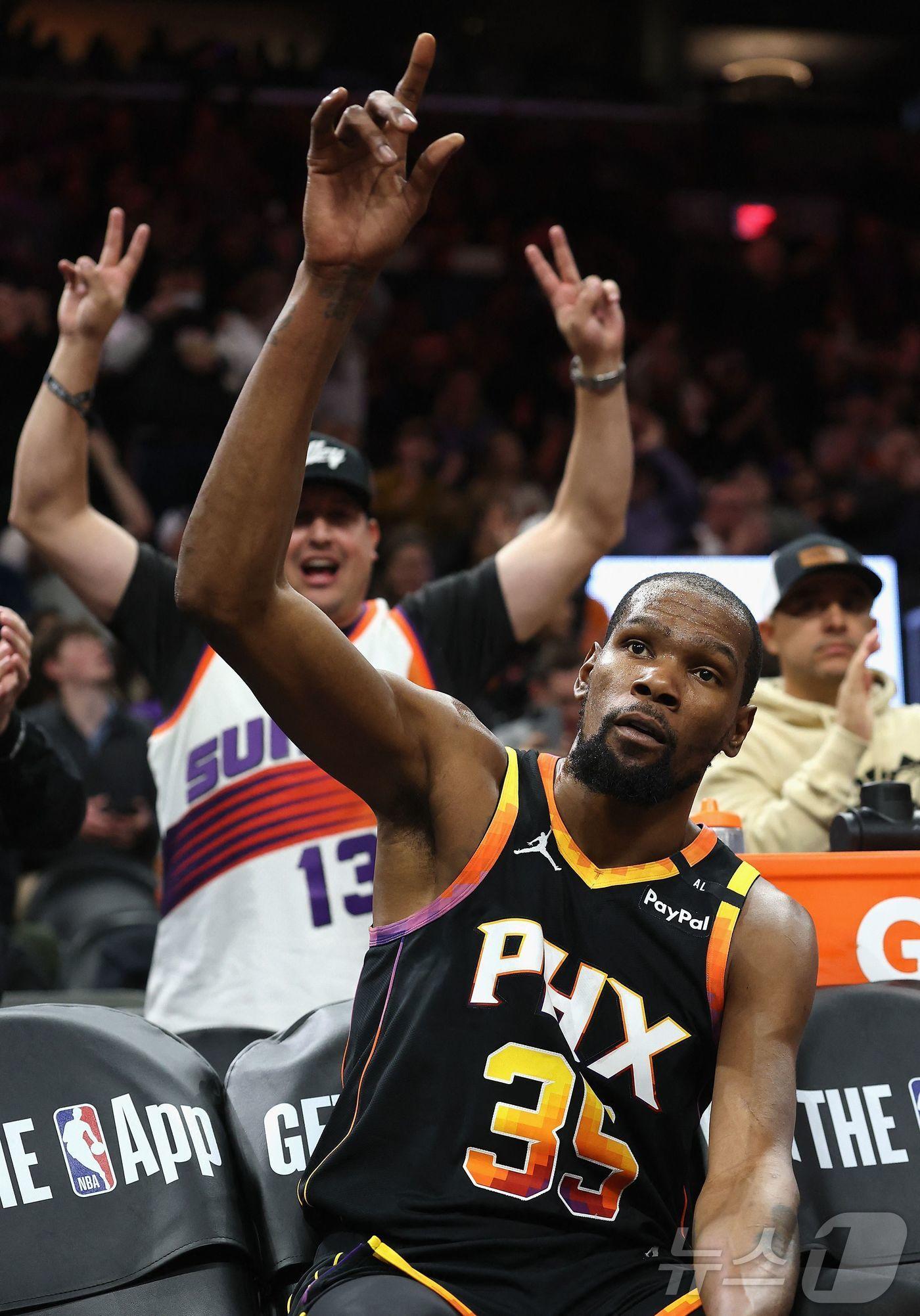 본문 이미지 - NBA 역대 8번째 통산 3만 득점에 성공한 케빈 듀란트. ⓒ AFP=뉴스1