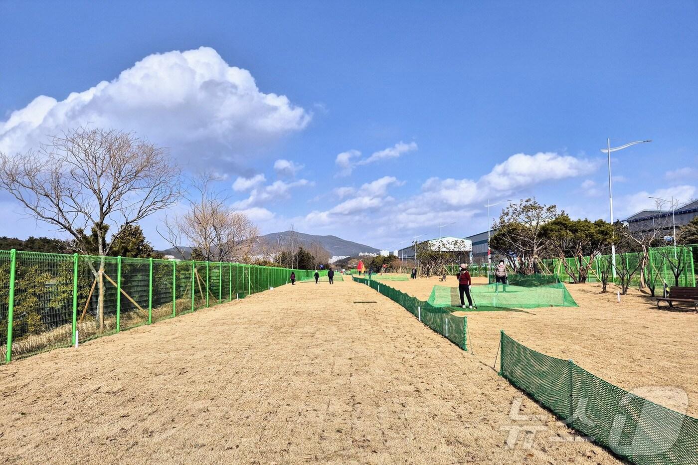 본문 이미지 - 광양시가 '선샤인 파크골프장'을 임시 운영한다(광양시 제공)2025.2.12/  
