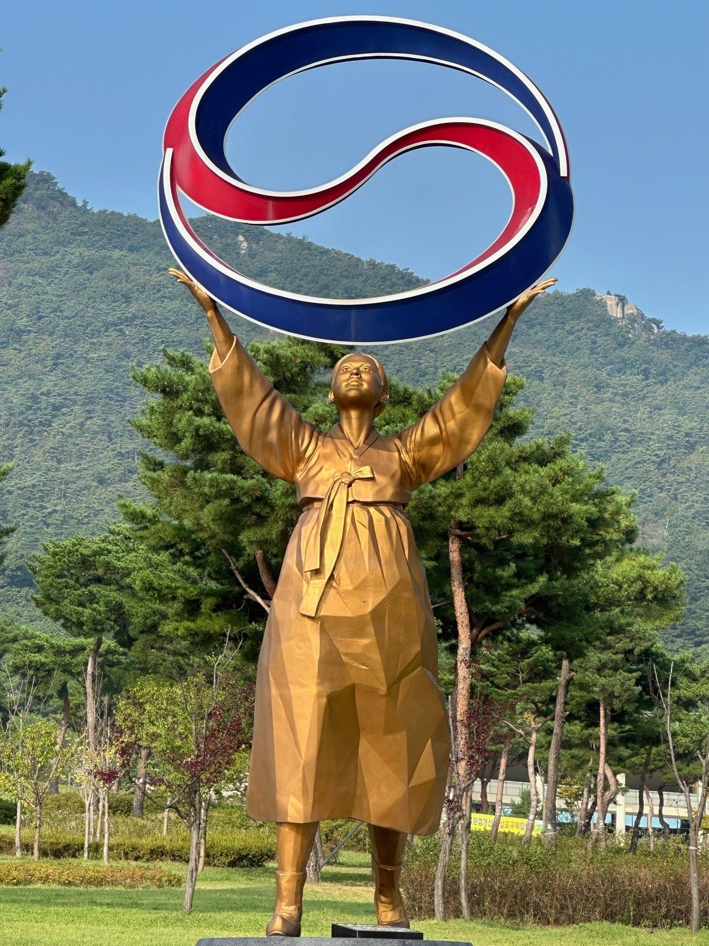 본문 이미지 - 유관순 열사 동상(천안시청 제공. 재판매 및 DB금지)