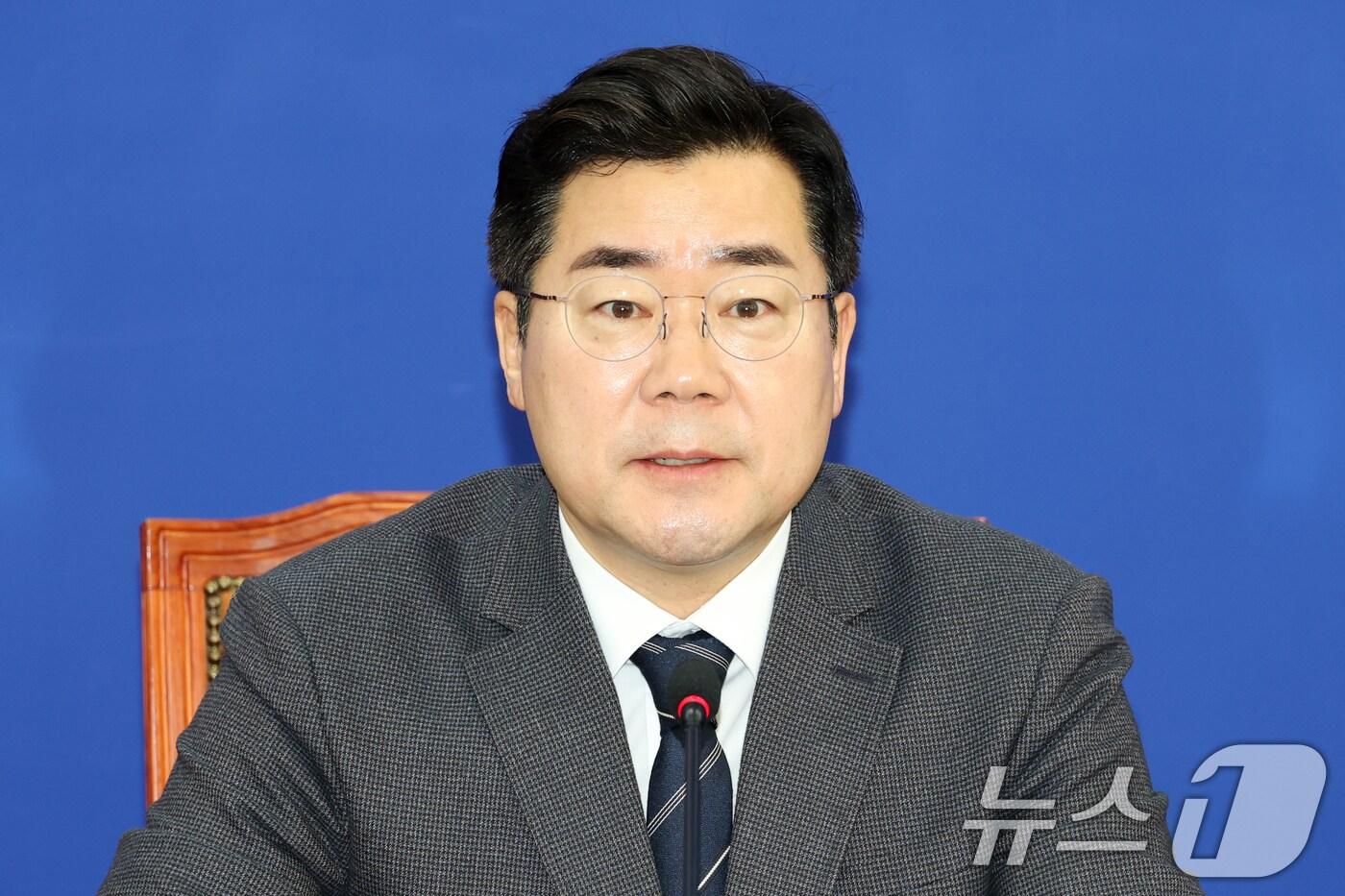 박찬대 더불어민주당 원내대표가 13일 오전 서울 여의도 국회에서 열린 정책조정회의에서 모두발언을 하고 있다. 2025.2.13/뉴스1 ⓒ News1 이광호 기자