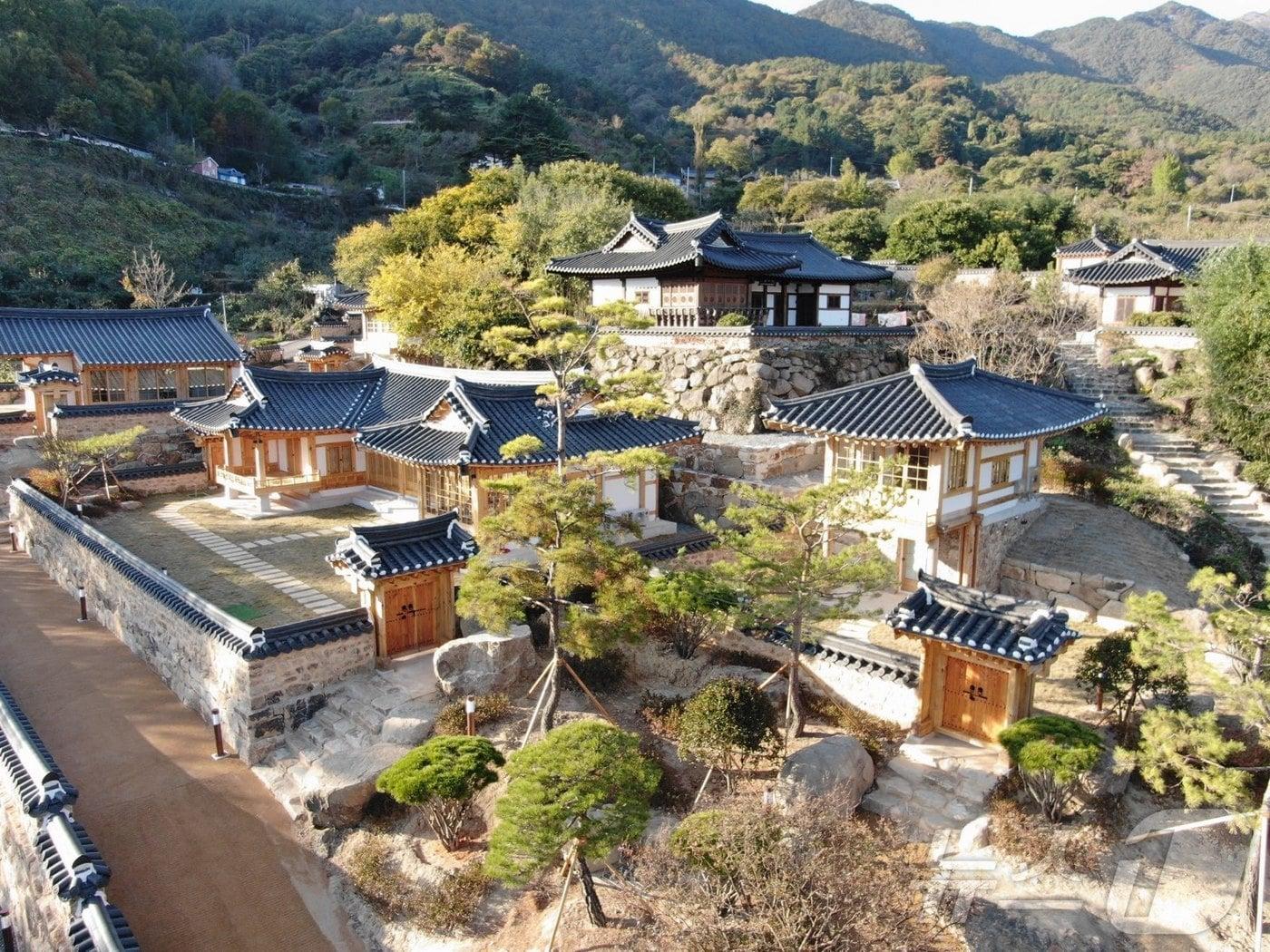 본문 이미지 - 최참판댁 한옥호텔 전경.(하동군 제공)