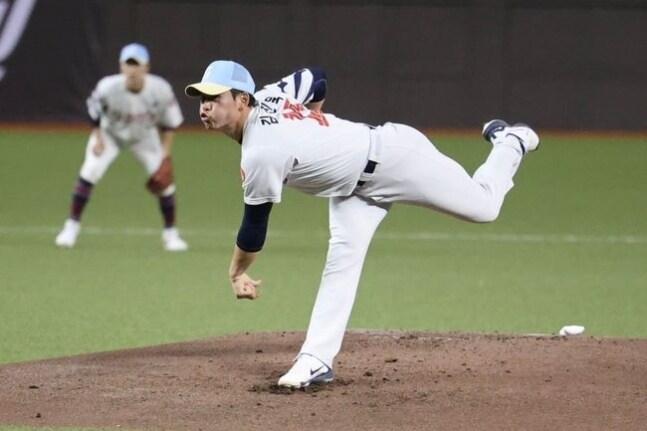 본문 이미지 - 롯데 자이언츠 좌완 투수 김진욱. (롯데 자이언츠 제공)