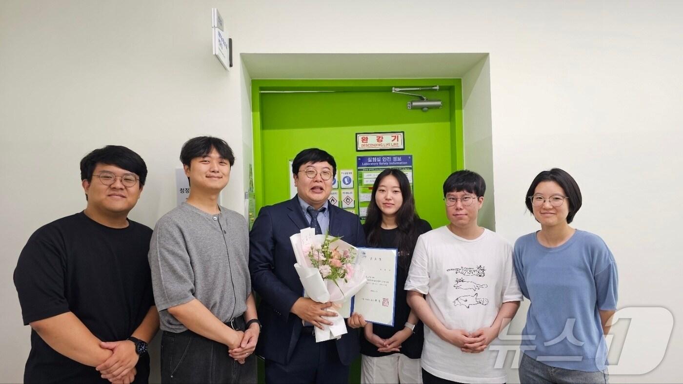 본문 이미지 - 서명원 교수 연구팀.(서울시립대 제공)