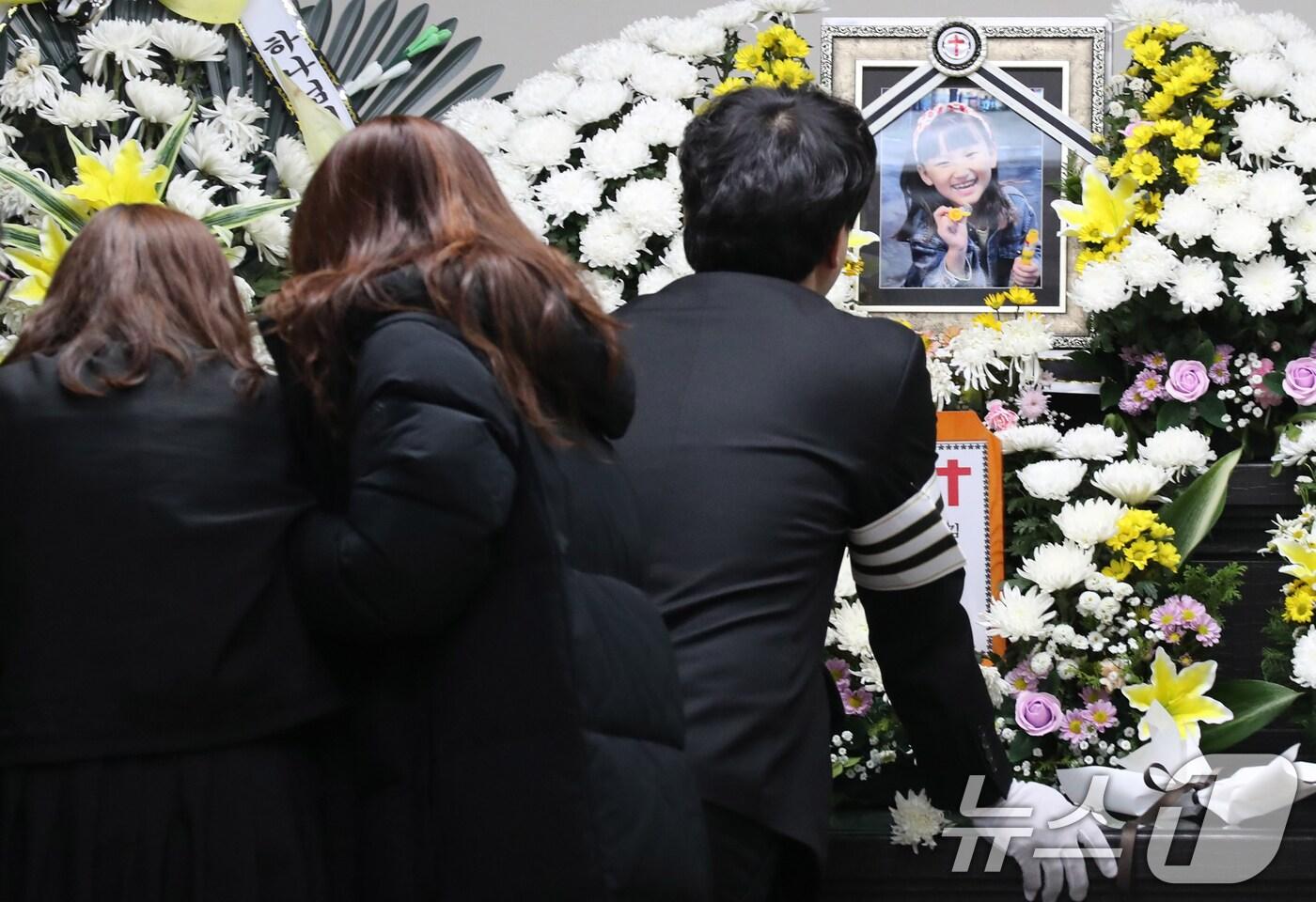 14일 오전 대전 서구 건양대병원 장례식장에서 김하늘양의 발인식이 엄수되고 있다. 2025.2.14/뉴스1 ⓒ News1 김기태 기자