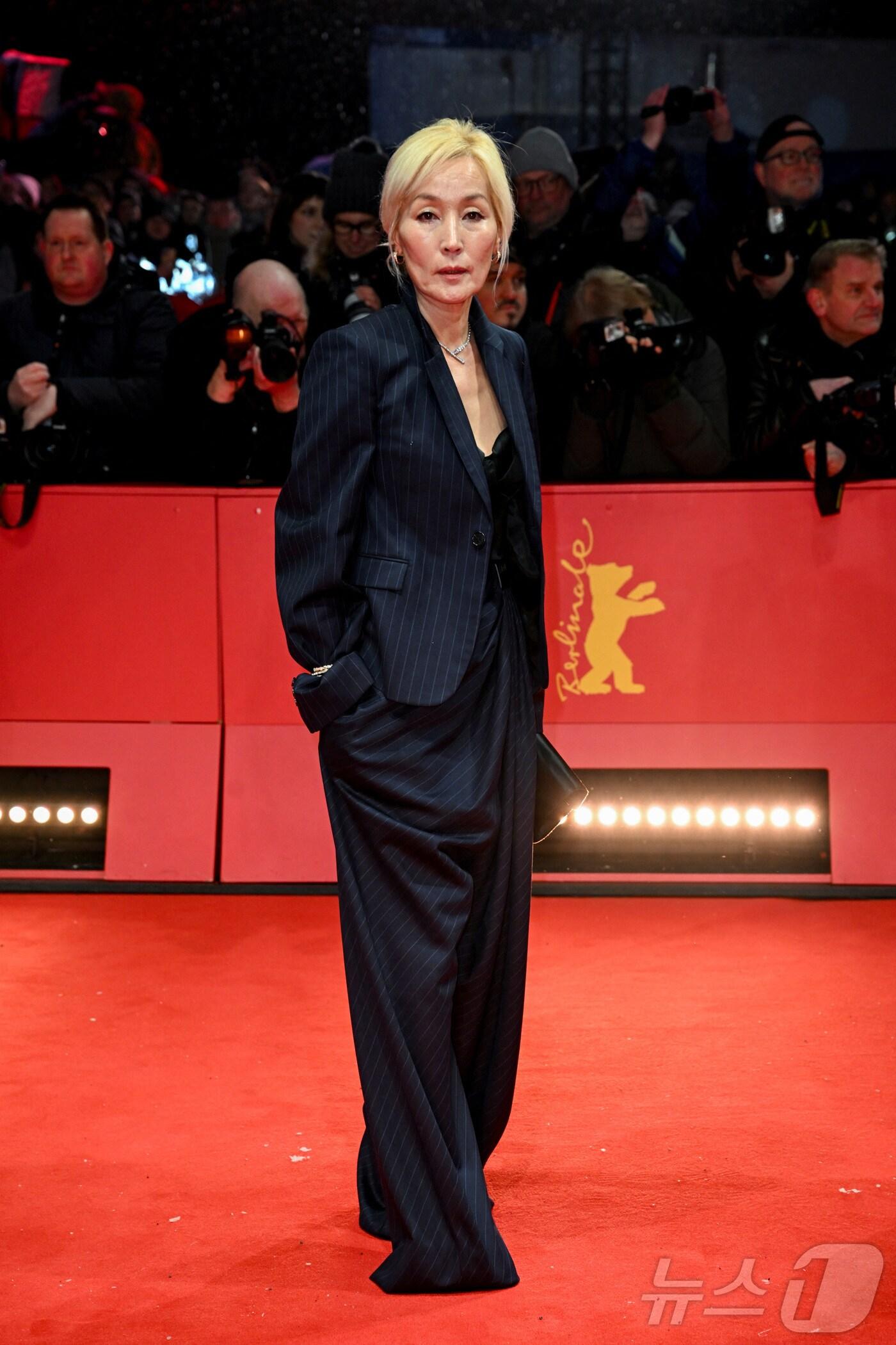 본문 이미지 - 제75회 베를린 국제영화제에 참석한 배우 이혜영 ⓒ 로이터=뉴스1