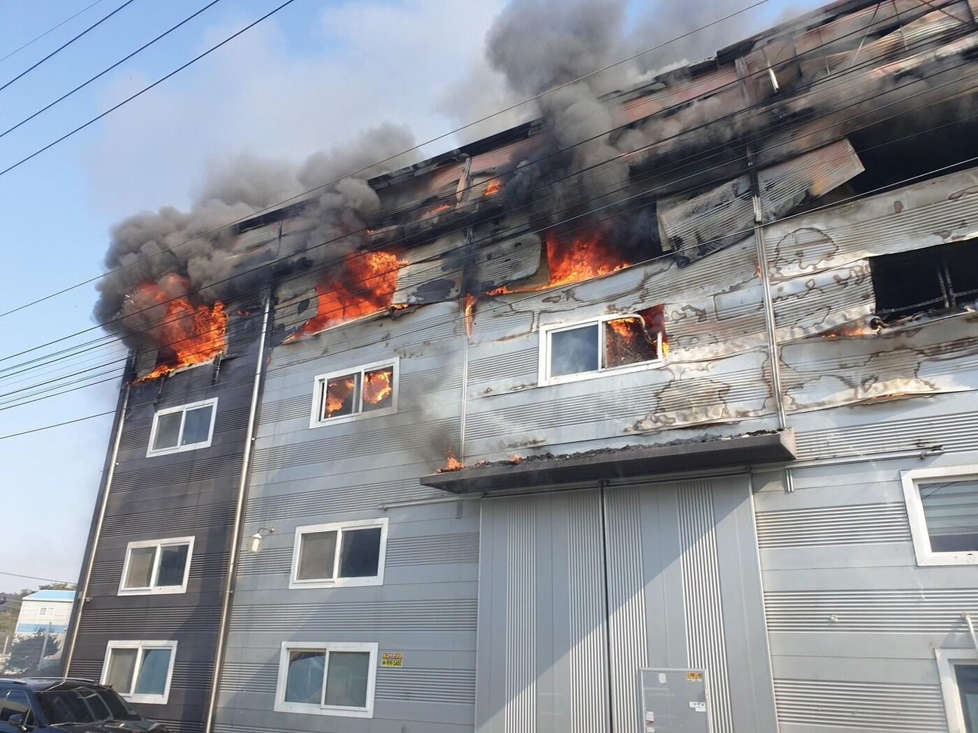 본문 이미지 - 경기 남양주 화재 현장(남양주소방서 제공. 재판매 및 DB 금지)/뉴스1