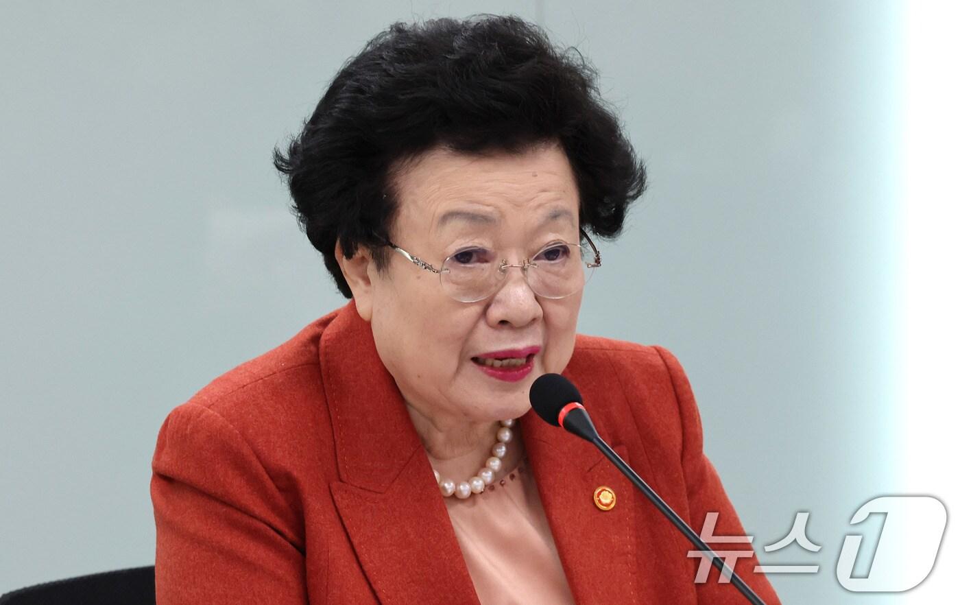 이배용 국가교육위원회 위원장이 14일 서울 종로구 정부서울청사에서 열린 제43차 국가교육위원회 회의에서 모두발언을 하고 있다. 2025.2.14/뉴스1 ⓒ News1 임세영 기자